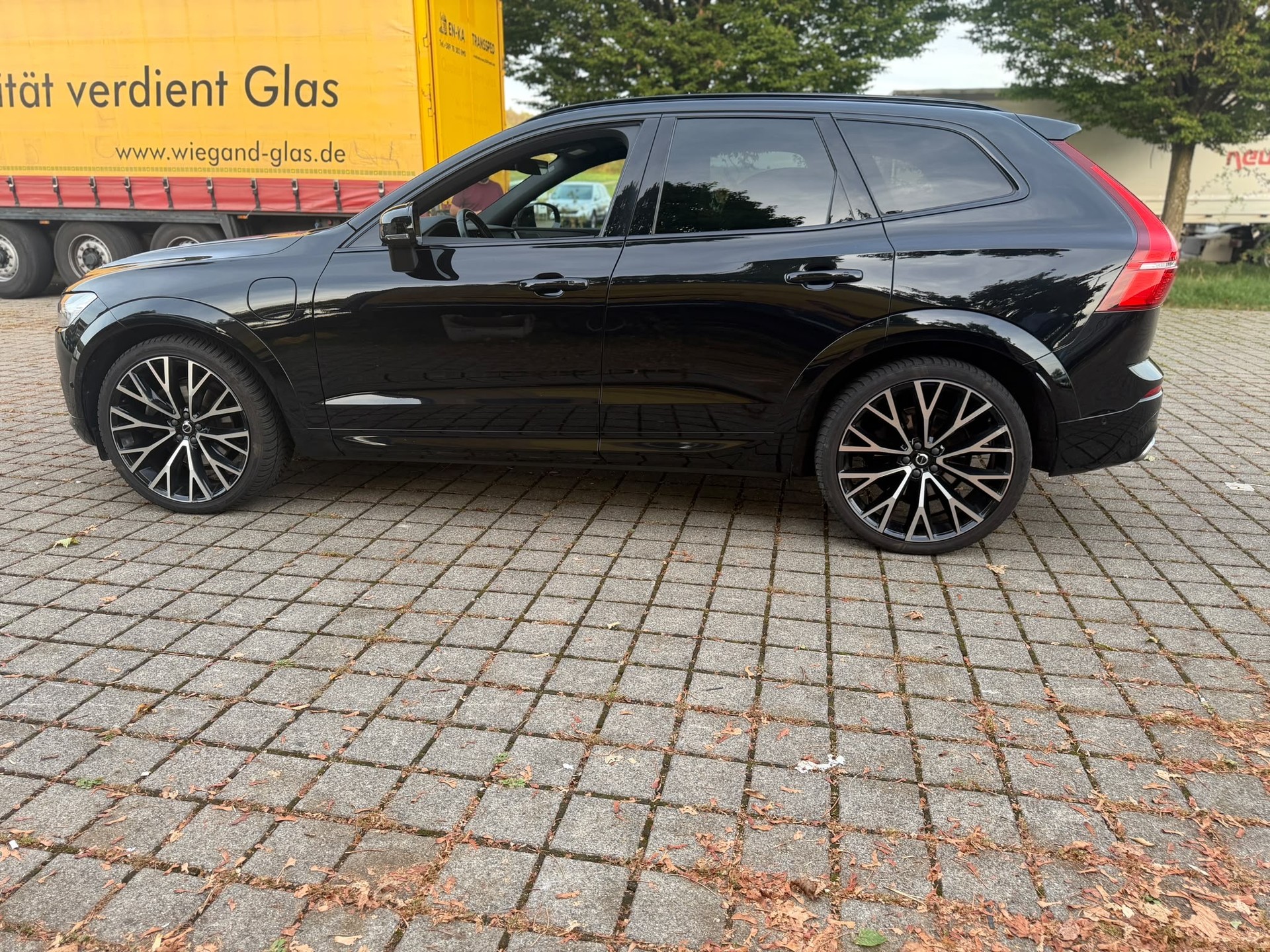 VOLVO XC60 T8 eAWD R-Design Geartronic-image-3