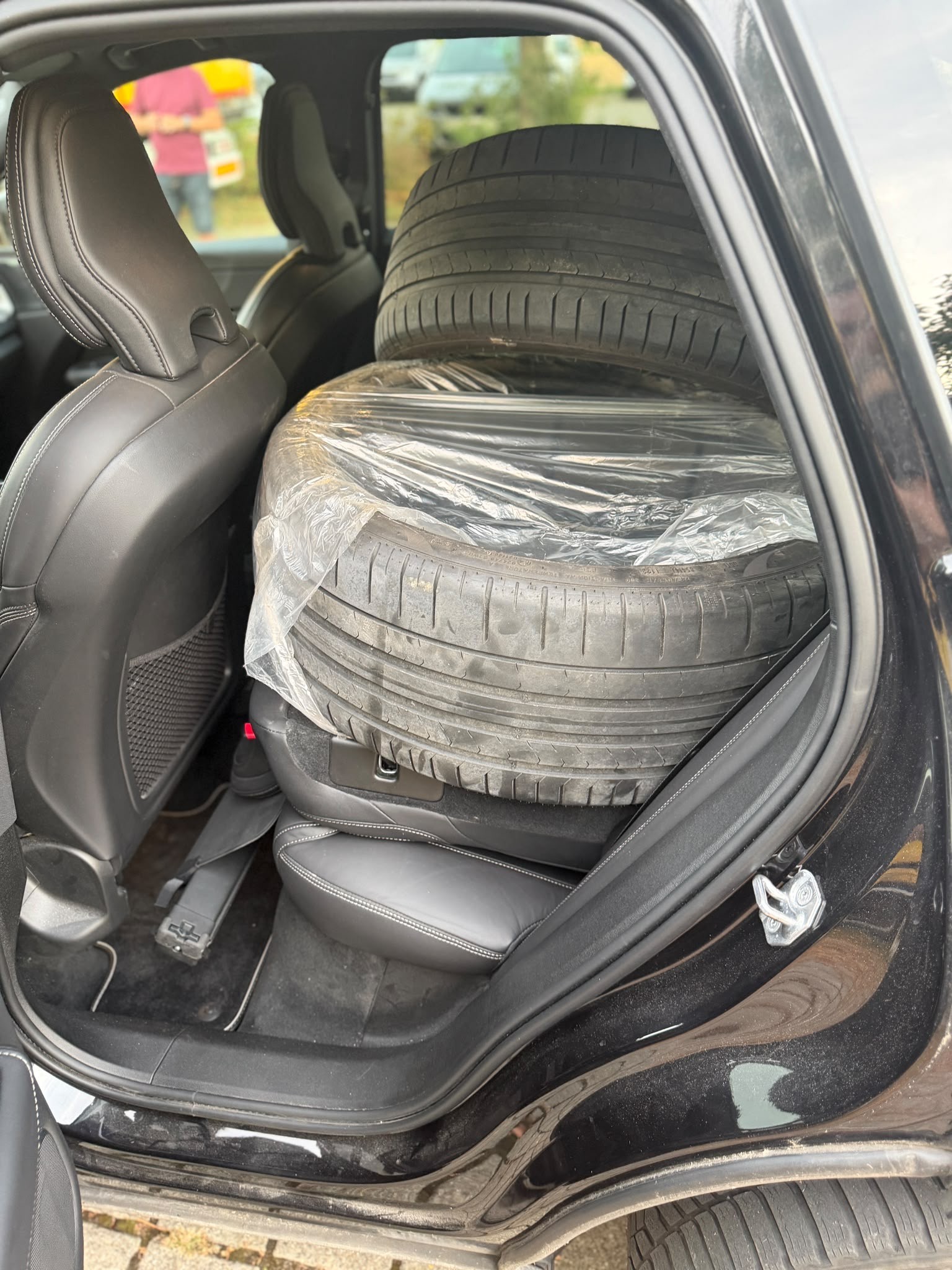 VOLVO XC60 T8 eAWD R-Design Geartronic-image-6