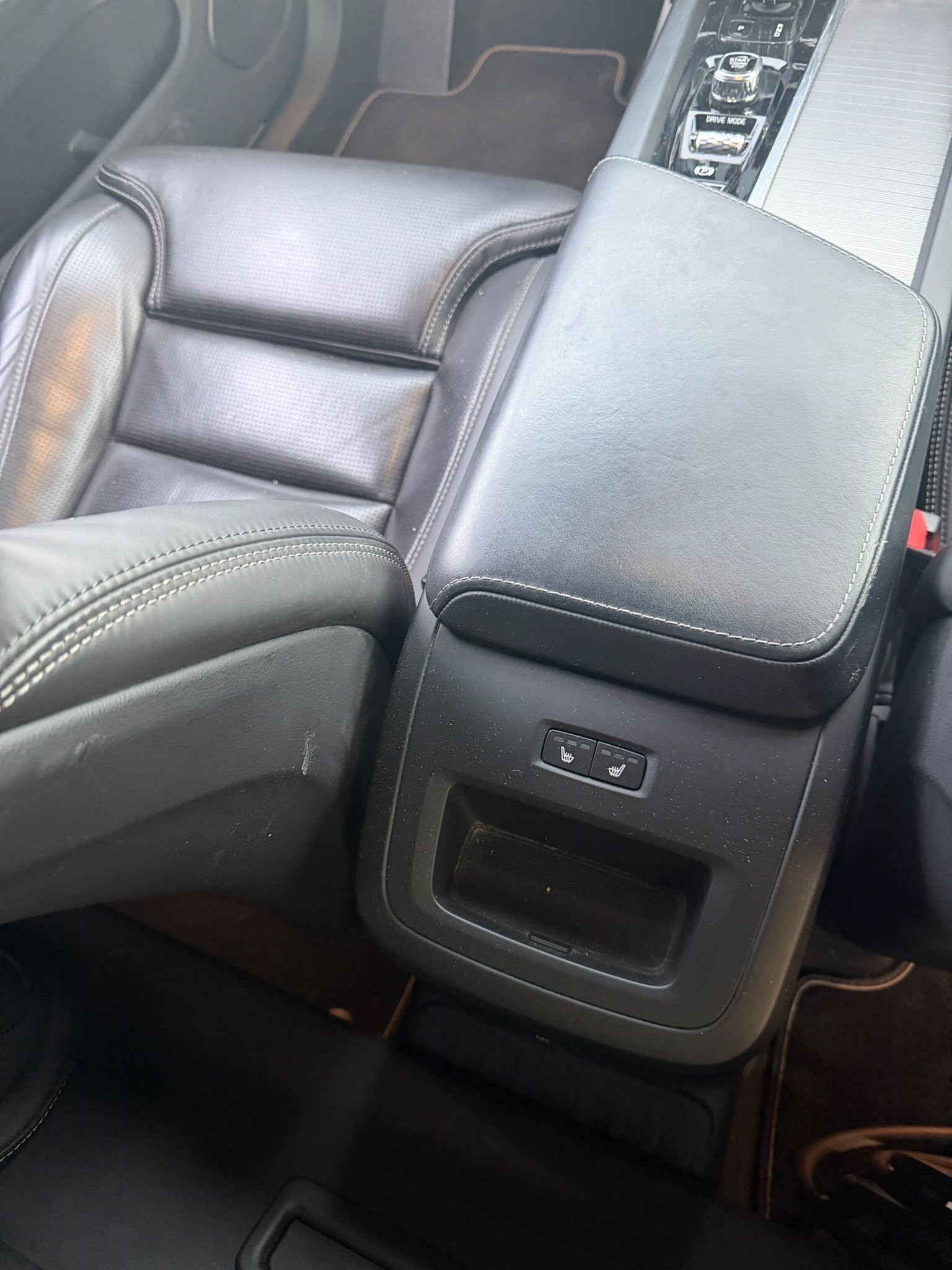 VOLVO XC60 T8 eAWD R-Design Geartronic-image-11