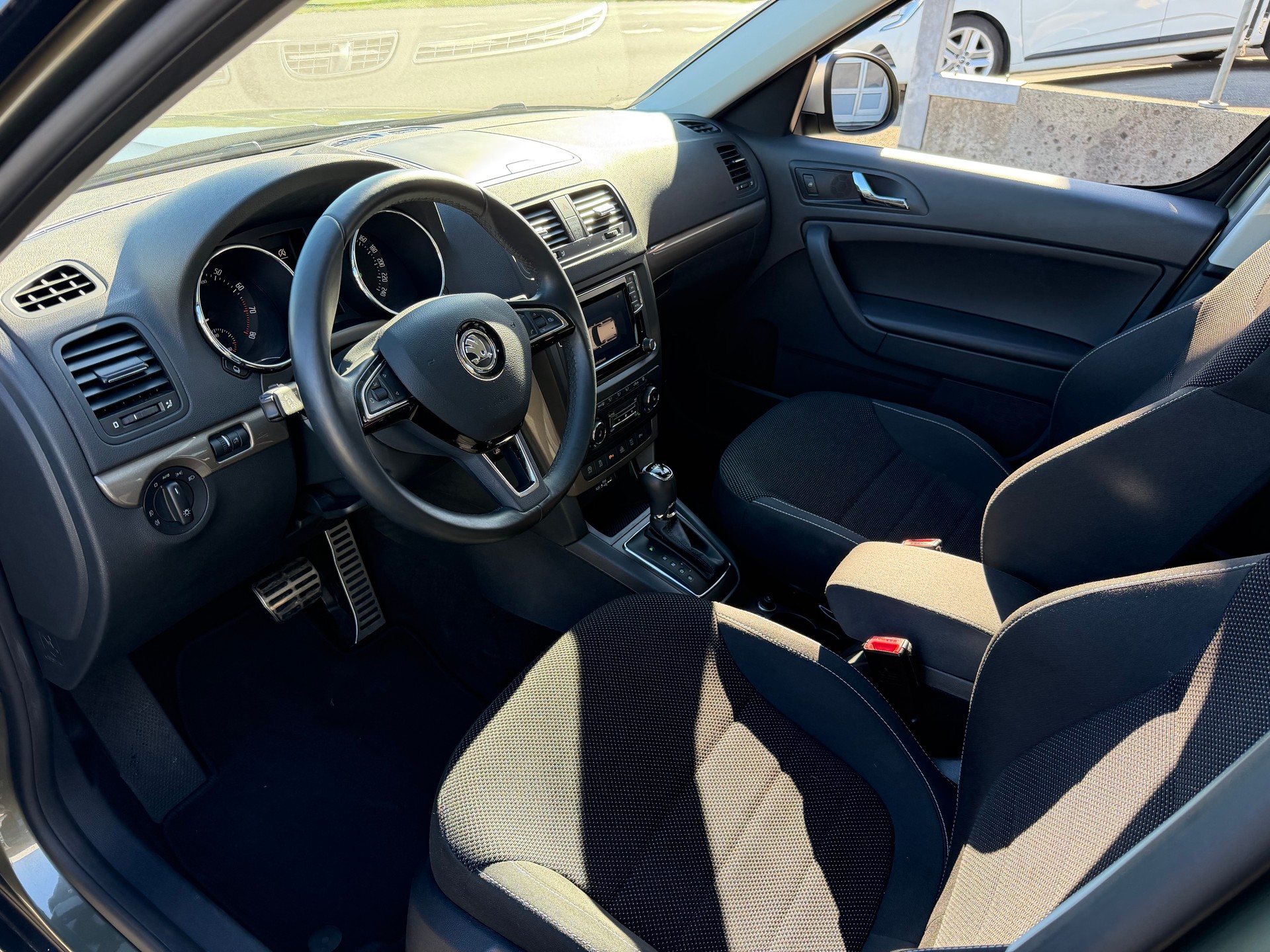 SKODA Yeti 1.4 TSI Style Outdoor 4x4 DSG+++ANHÄNGERKUPPLUNG 1800KG+++-image-5