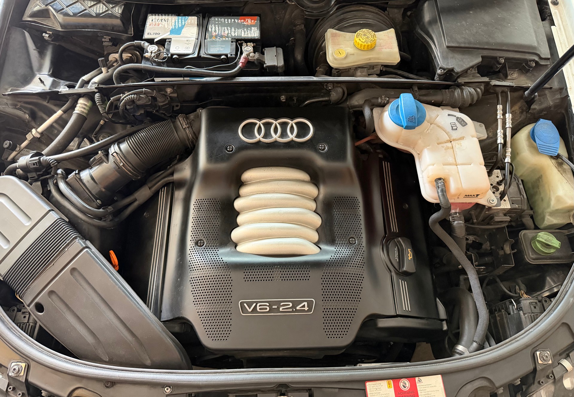 AUDI 2.4 V6 170-image-4
