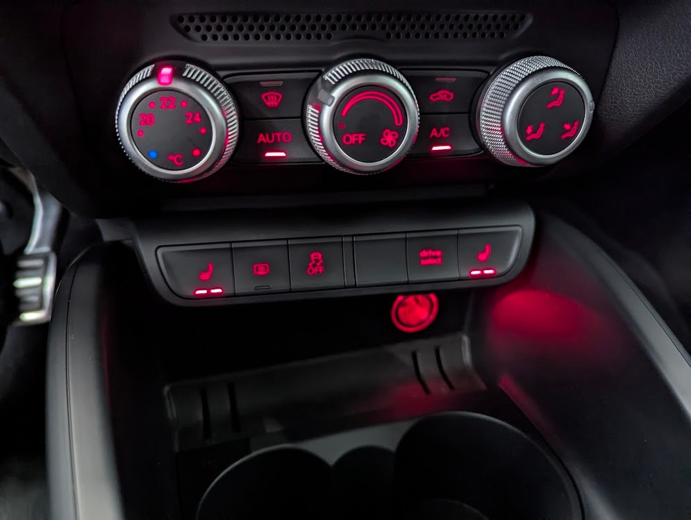 AUDI A1 Sportback 1.4 TFSI COD Sport S-Tronic*CH-AUTO 2x S-LINE BI-XENON TEILLEDER SITZHEIZUNG GRA KLIMA*-image-24
