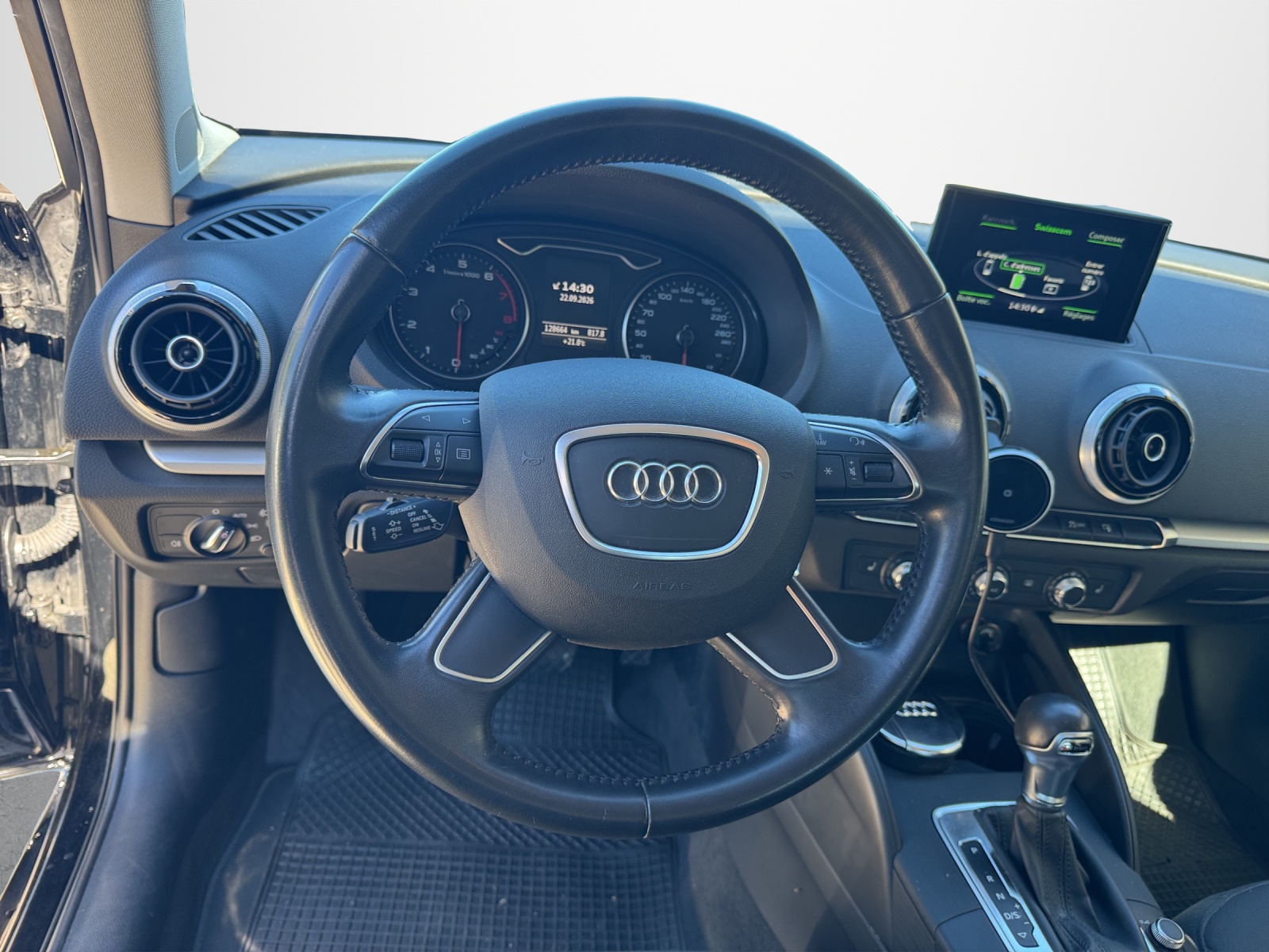 AUDI A3 Sportback 1.4 TFSI Attraction S-tronic-image-9