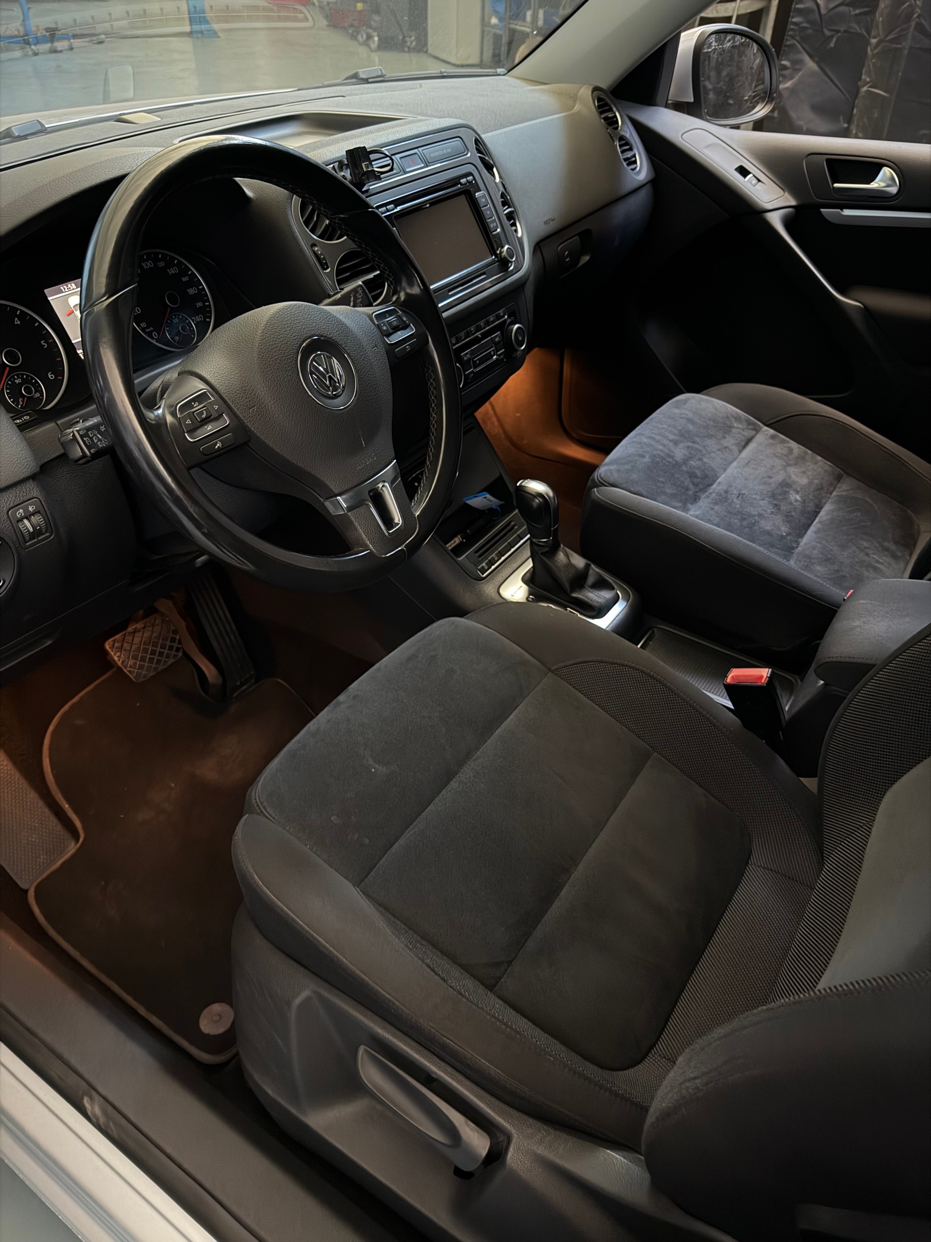 VW Tiguan 2.0 TDI BlueMotion Sport&Style 4Motion DSG-image-3
