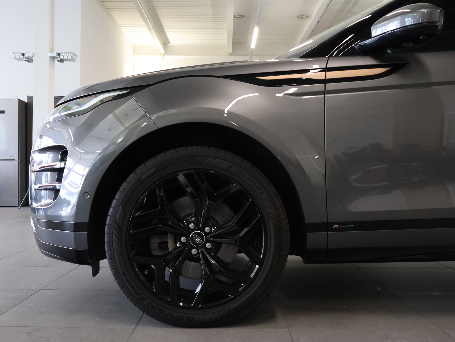 LAND ROVER Range Rover Evoque R-Dynamic P 300 HSE AT9-image-9