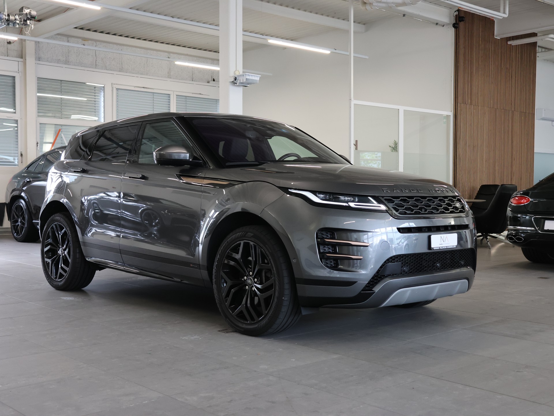 LAND ROVER Range Rover Evoque R-Dynamic P 300 HSE AT9-showroom-element-1