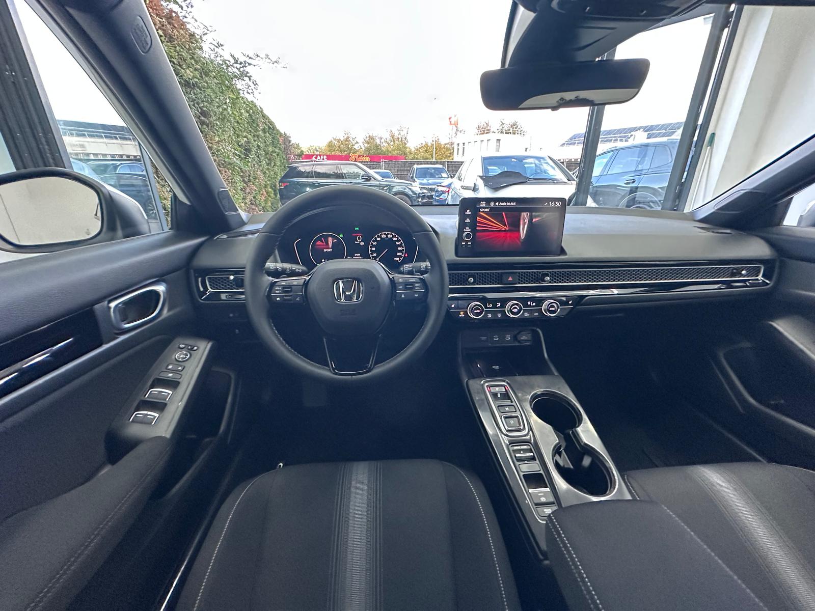 HONDA Civic 2.0 i-MMD HEV Elegance | Tageszulassung | CH-Fahrzeug | 8 Jahre Werksgarantie |-image-13