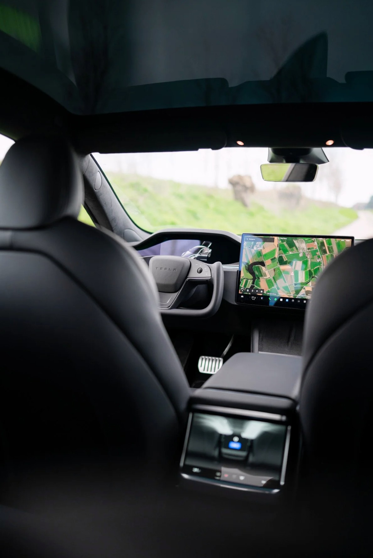 TESLA Plaid-image-2