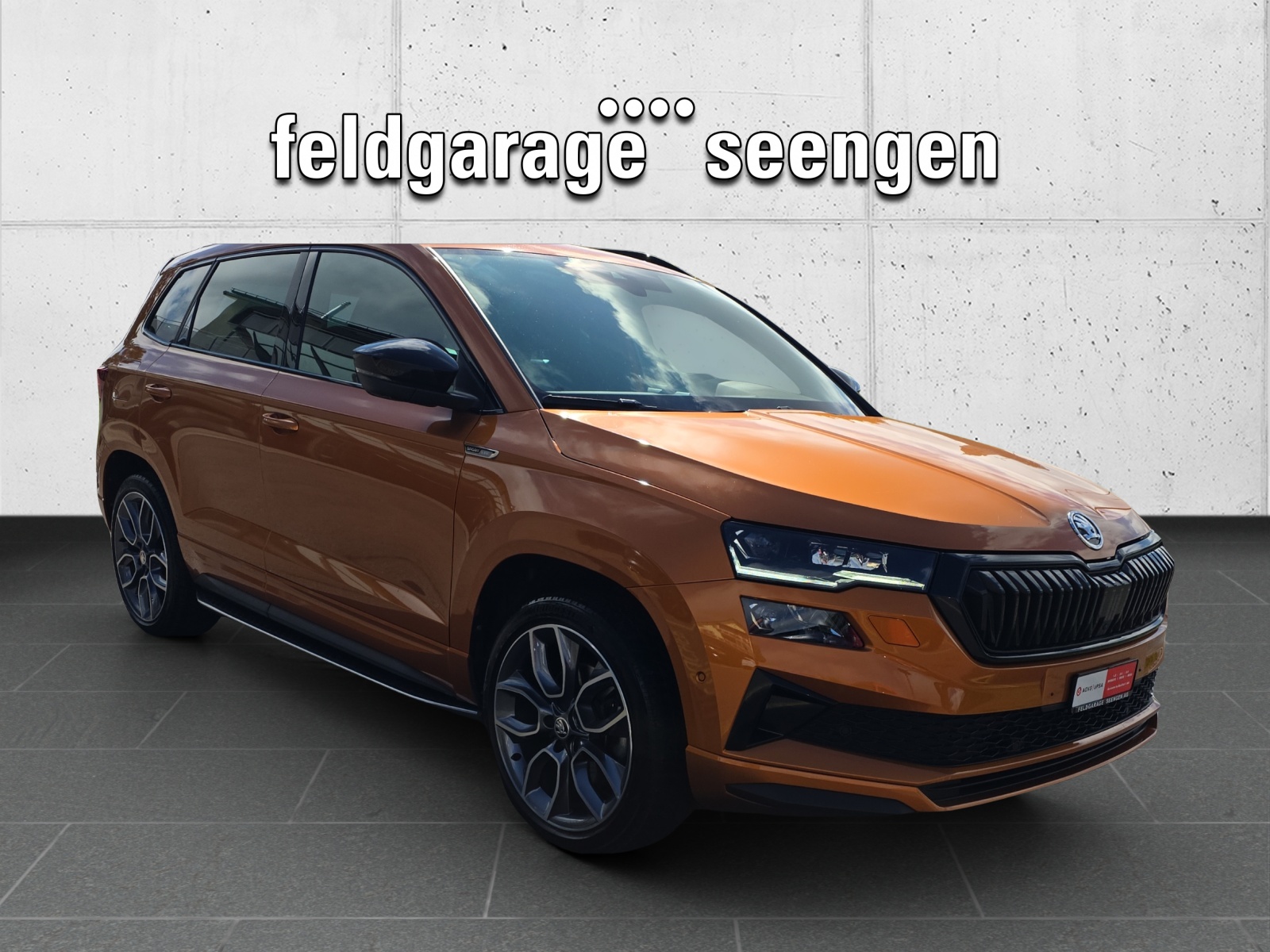 SKODA Karoq 2.0 TSI SportLine 4x4 DSG mit AHK, 360° Kamera, Virtual Pedal, Navi Columbus, Winterräder, usw.-showroom-element-2