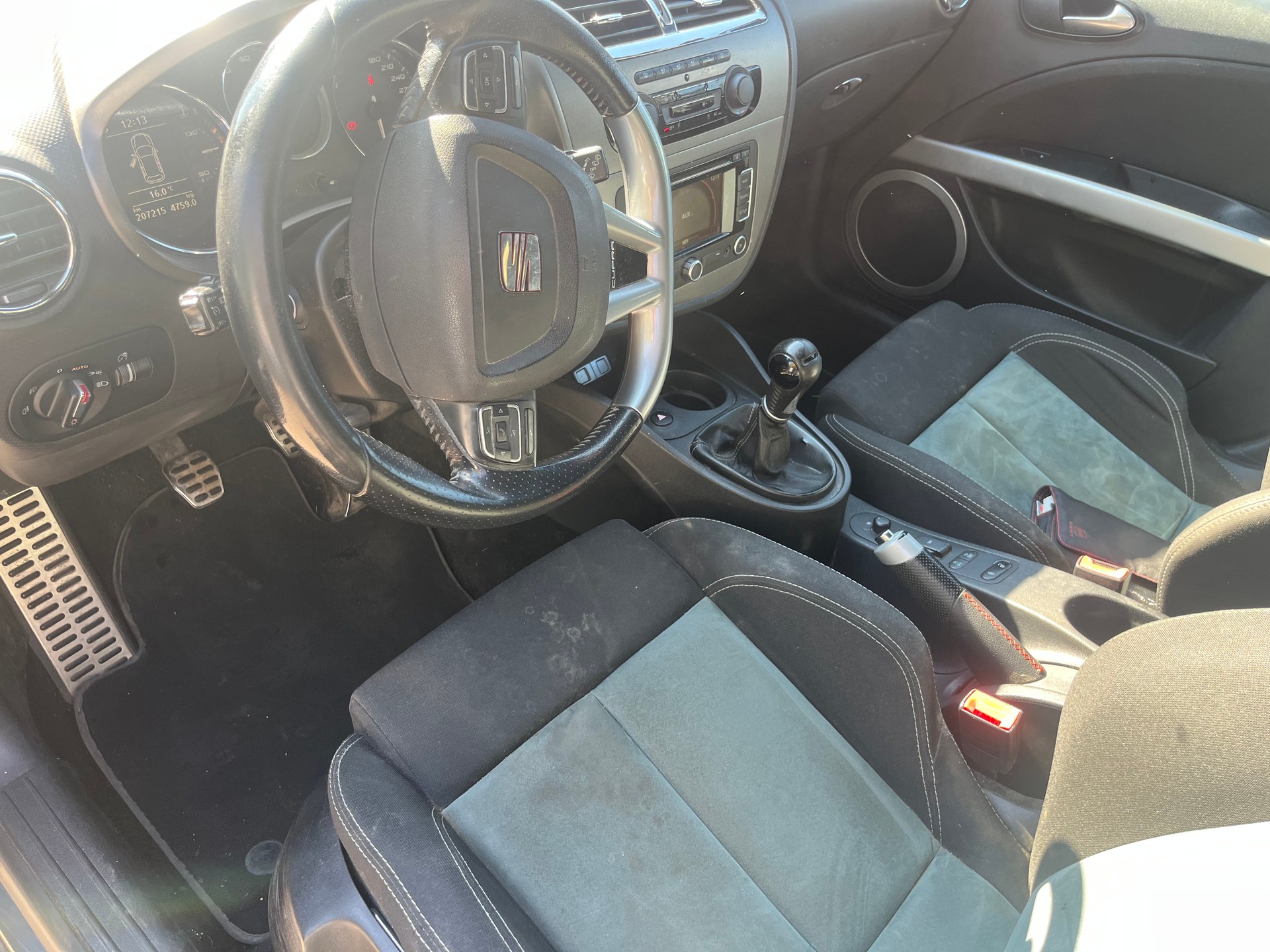 SEAT Leon 2.0 TSI Cupra R-Evolution-image-4