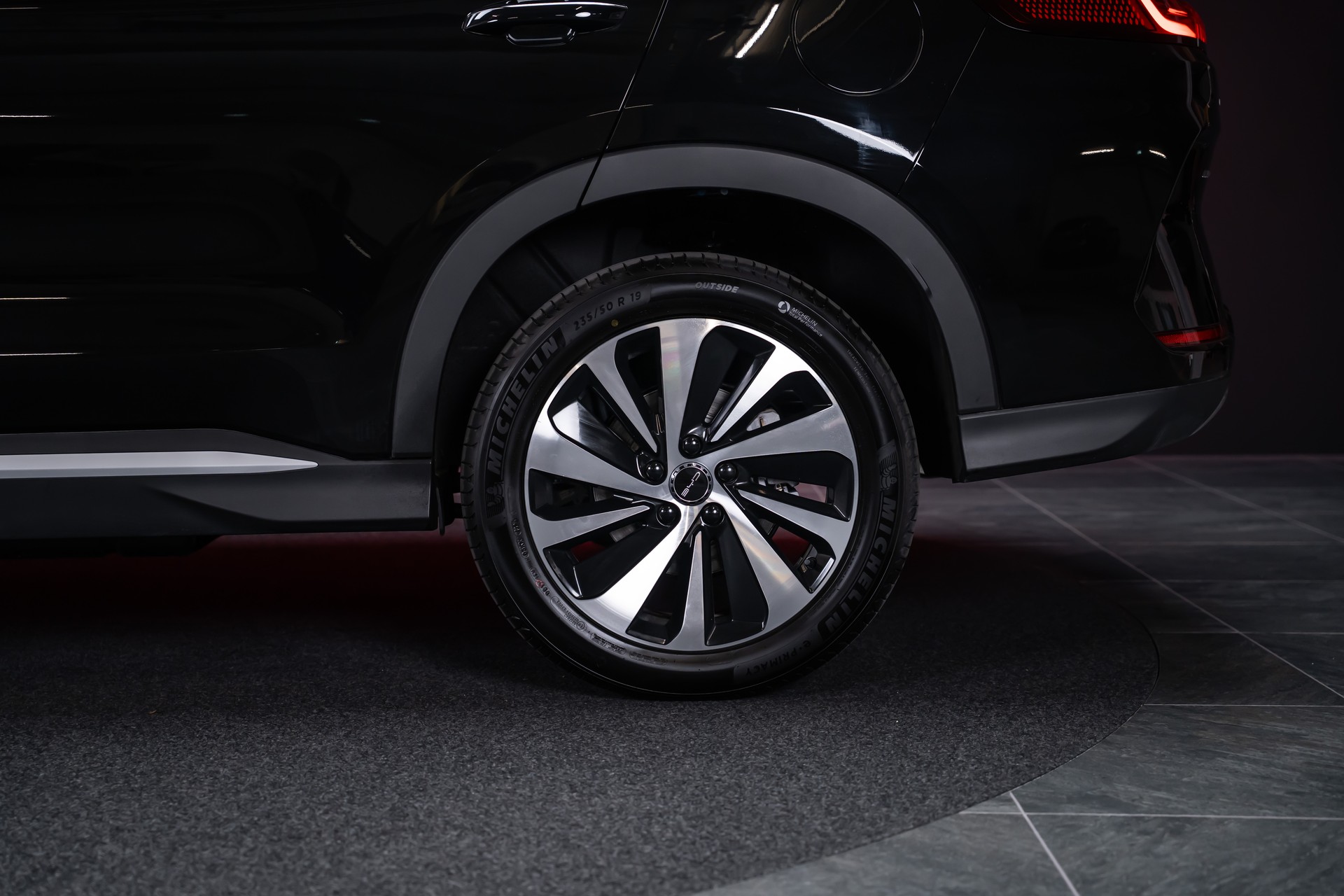 BYD Seal U DM-i Boost / Panorama / Head-Up Display / 360° Kamera-image-11