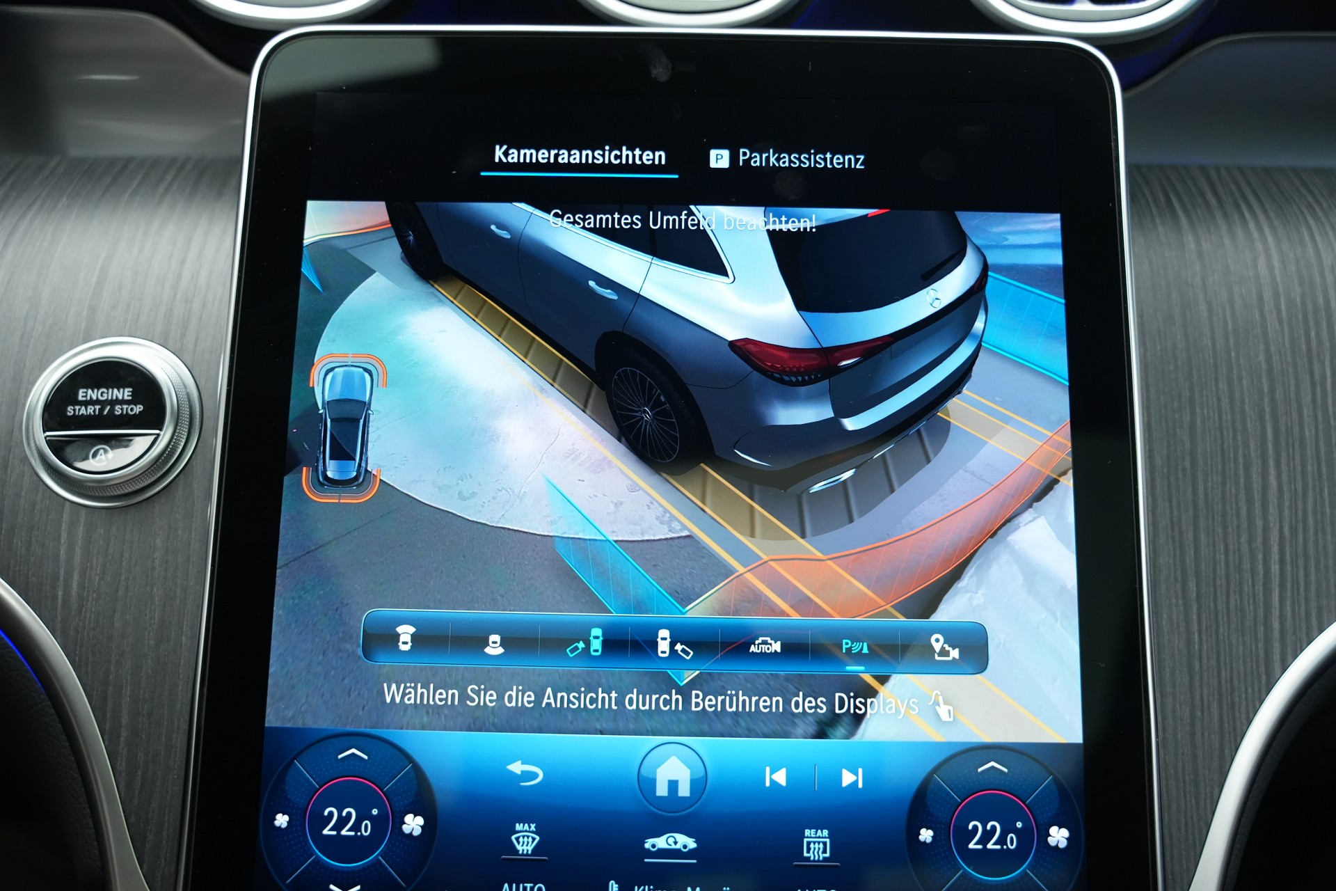 MERCEDES-BENZ GLC 300 4Matic AMG Line 9G-Tronic *AHK * Massagesitze* * Burmester*-image-36