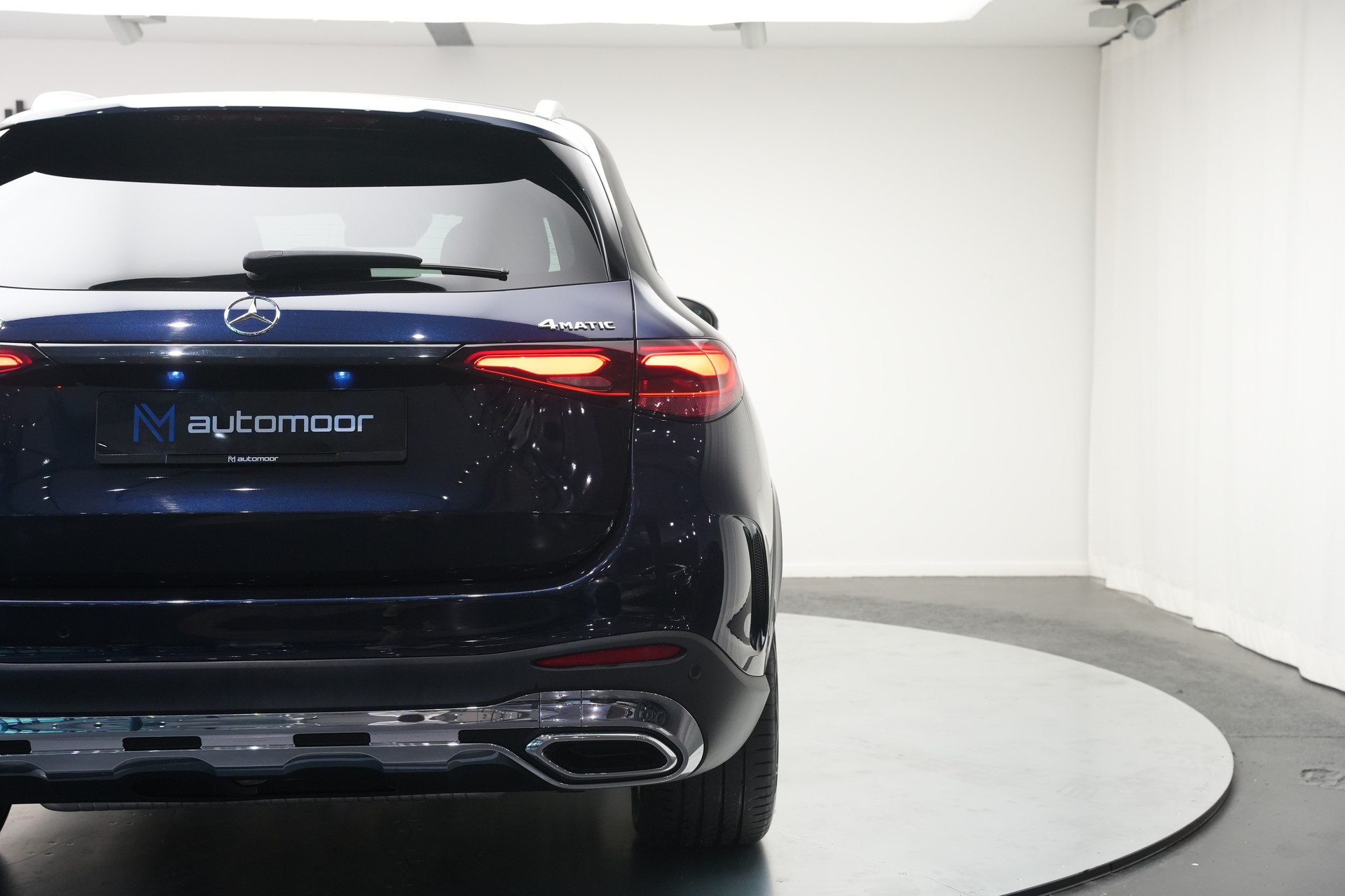 MERCEDES-BENZ GLC 300 4Matic AMG Line 9G-Tronic *AHK * Massagesitze* * Burmester*-image-49