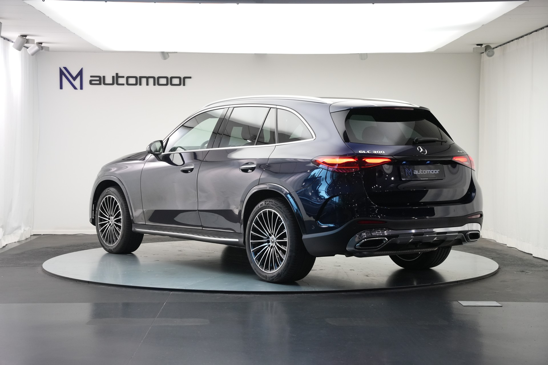 MERCEDES-BENZ GLC 300 4Matic AMG Line 9G-Tronic *AHK * Massagesitze* * Burmester*-image-6