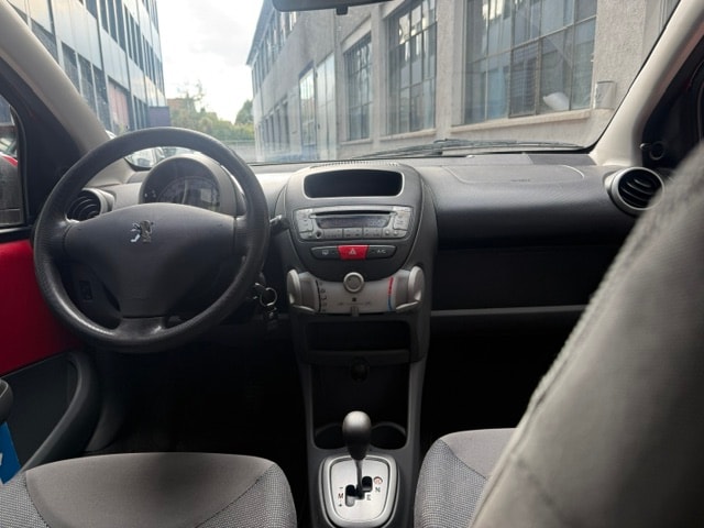 PEUGEOT 107 1.0 Trendy-image-9