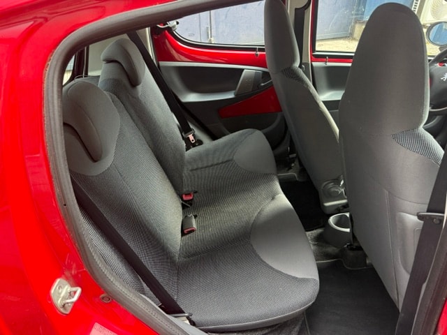 PEUGEOT 107 1.0 Trendy-image-8