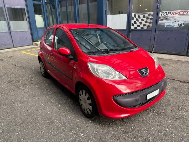 PEUGEOT 107 1.0 Trendy-image-1