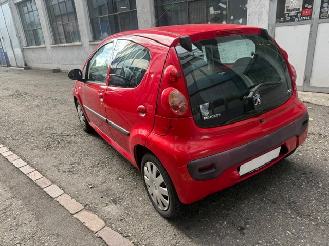 PEUGEOT 107 1.0 Trendy-image-4