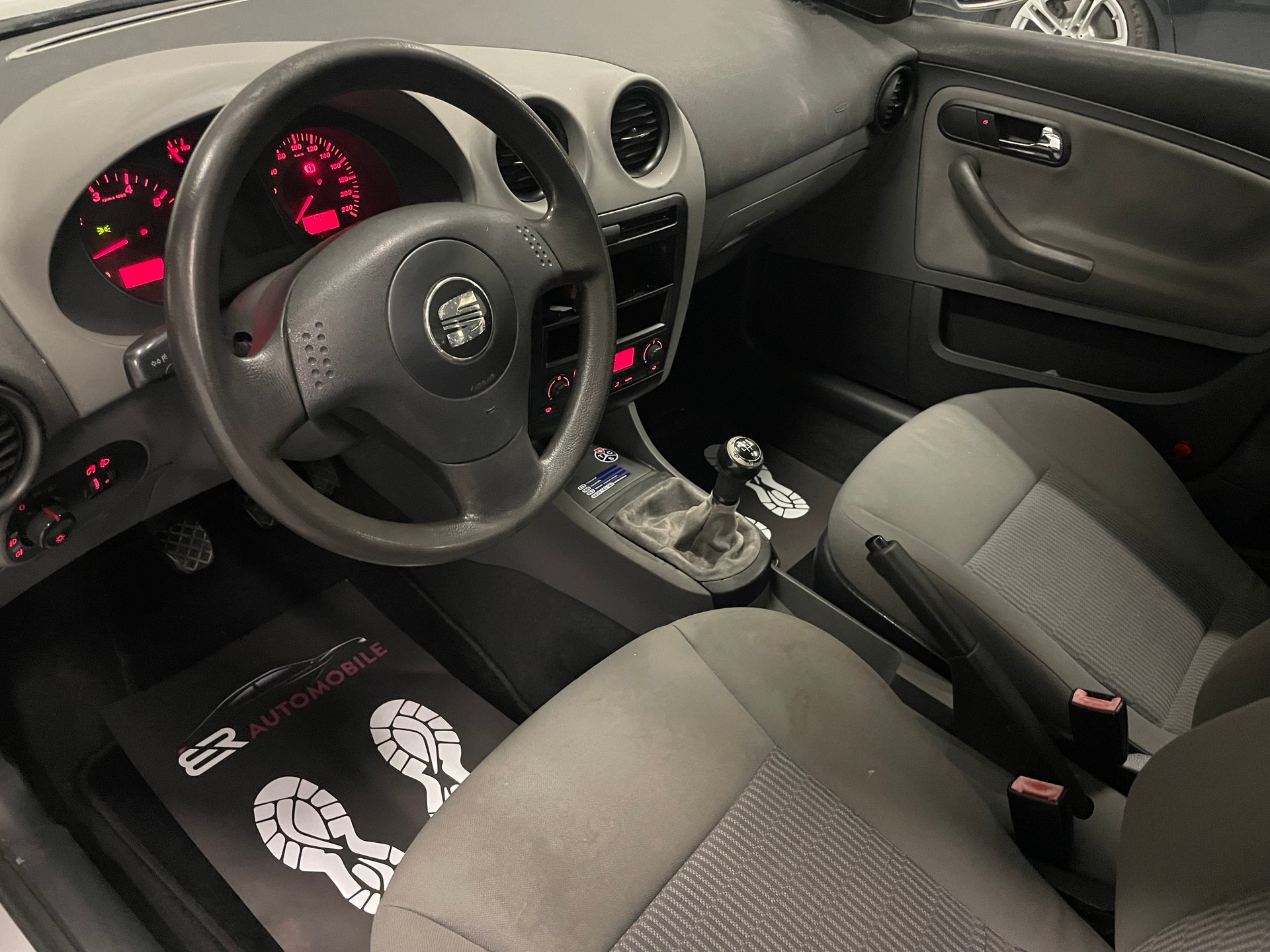SEAT Ibiza 1.4 16V Signo-image-10