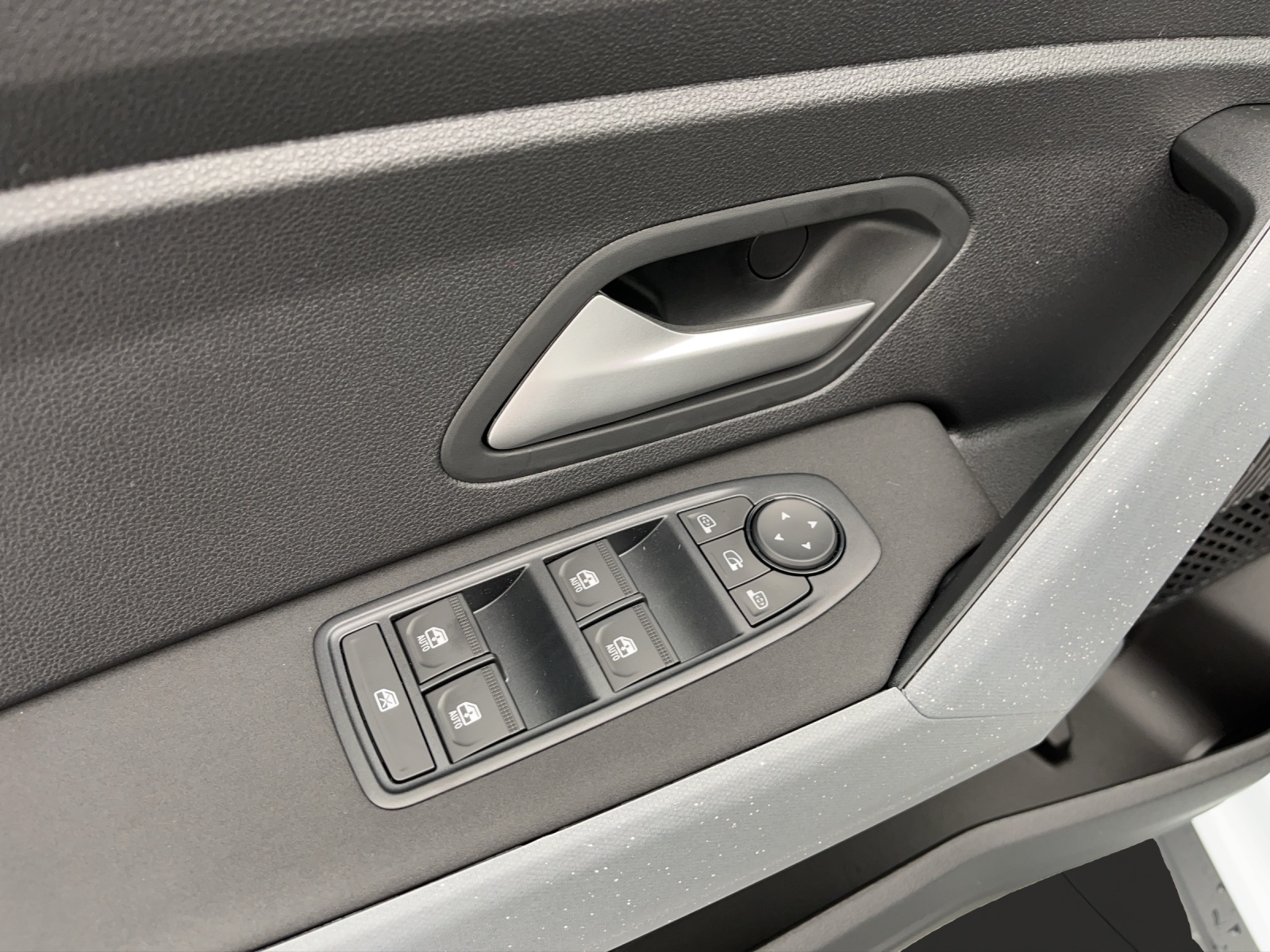 DACIA Bigster 1.8 Hybrid Journey-image-12