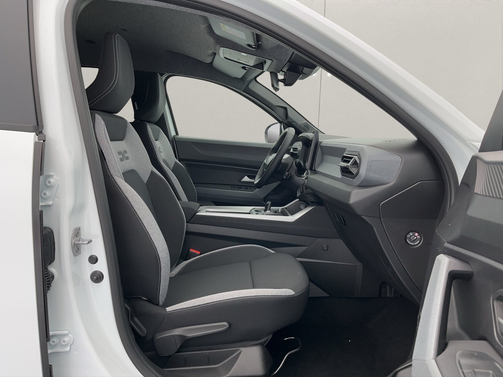 DACIA Bigster 1.8 Hybrid Journey-image-15