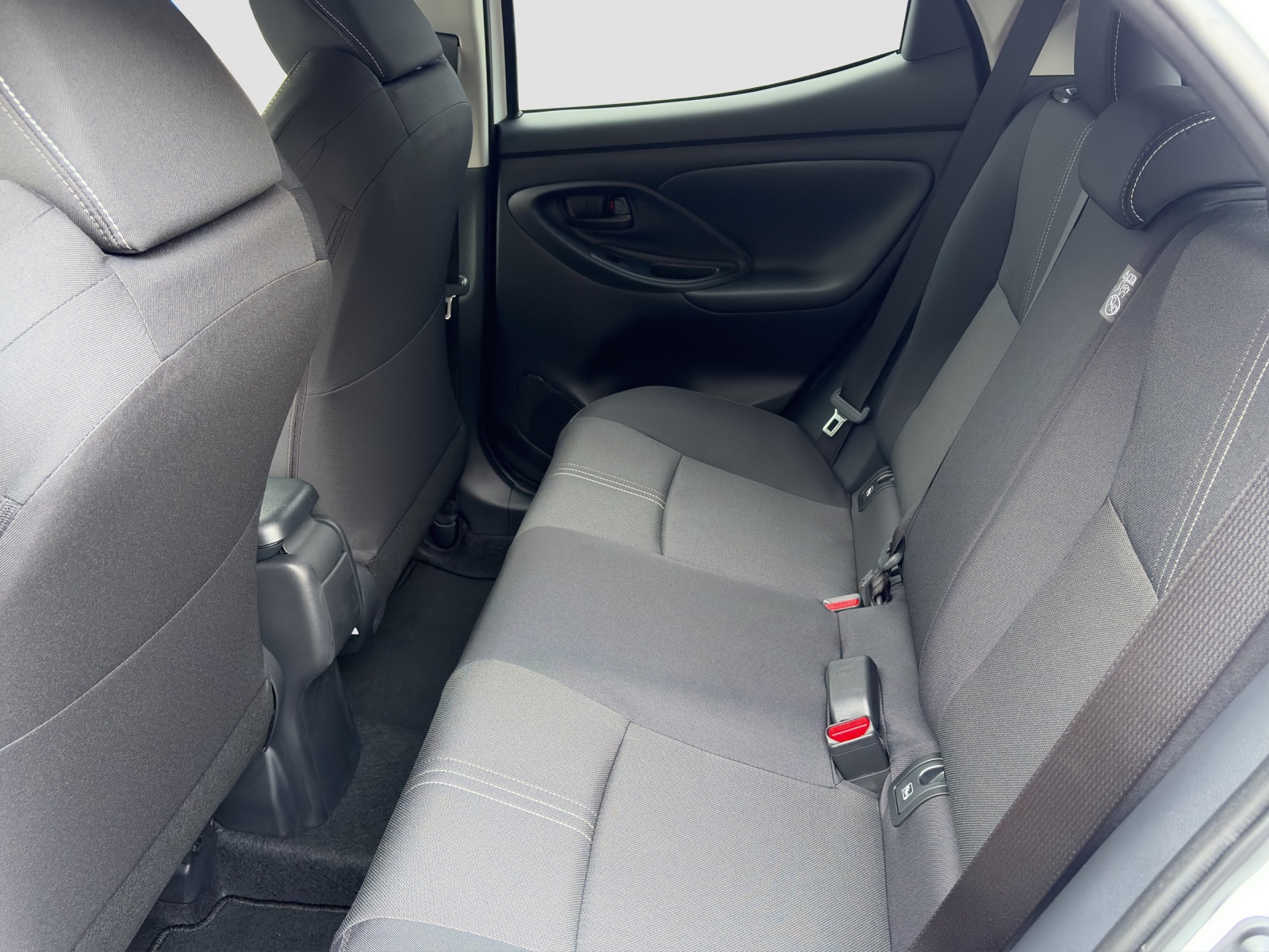 TOYOTA Yaris 1.5 VVT-i HSD Trend-image-10