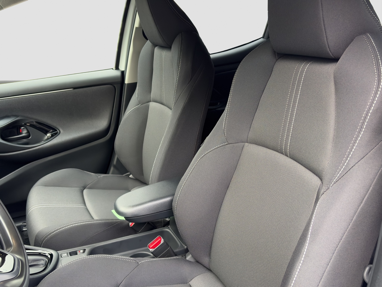TOYOTA Yaris 1.5 VVT-i HSD Trend-image-9