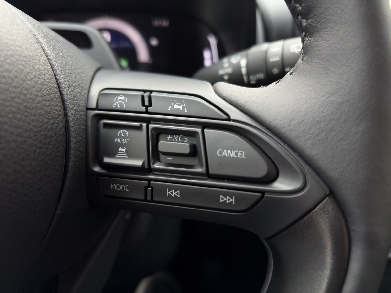 TOYOTA Yaris 1.5 VVT-i HSD Trend-image-18