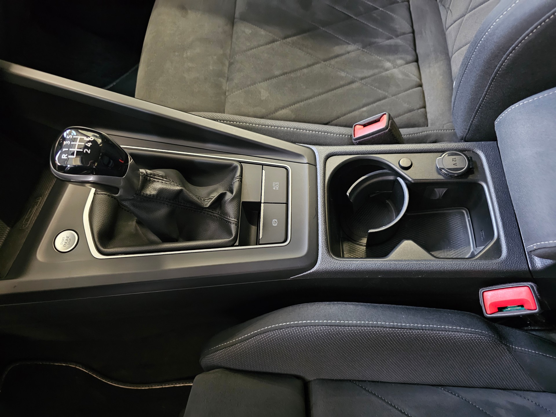 VW Golf 1.5 TSI EVO Highline-image-25