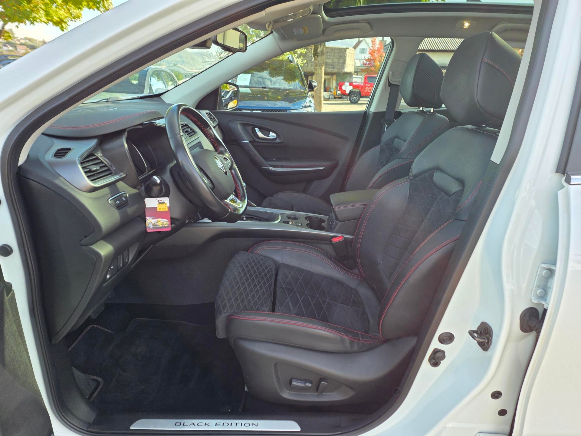 RENAULT Kadjar 1.3 TCe 160 Black Edition EDC-image-5