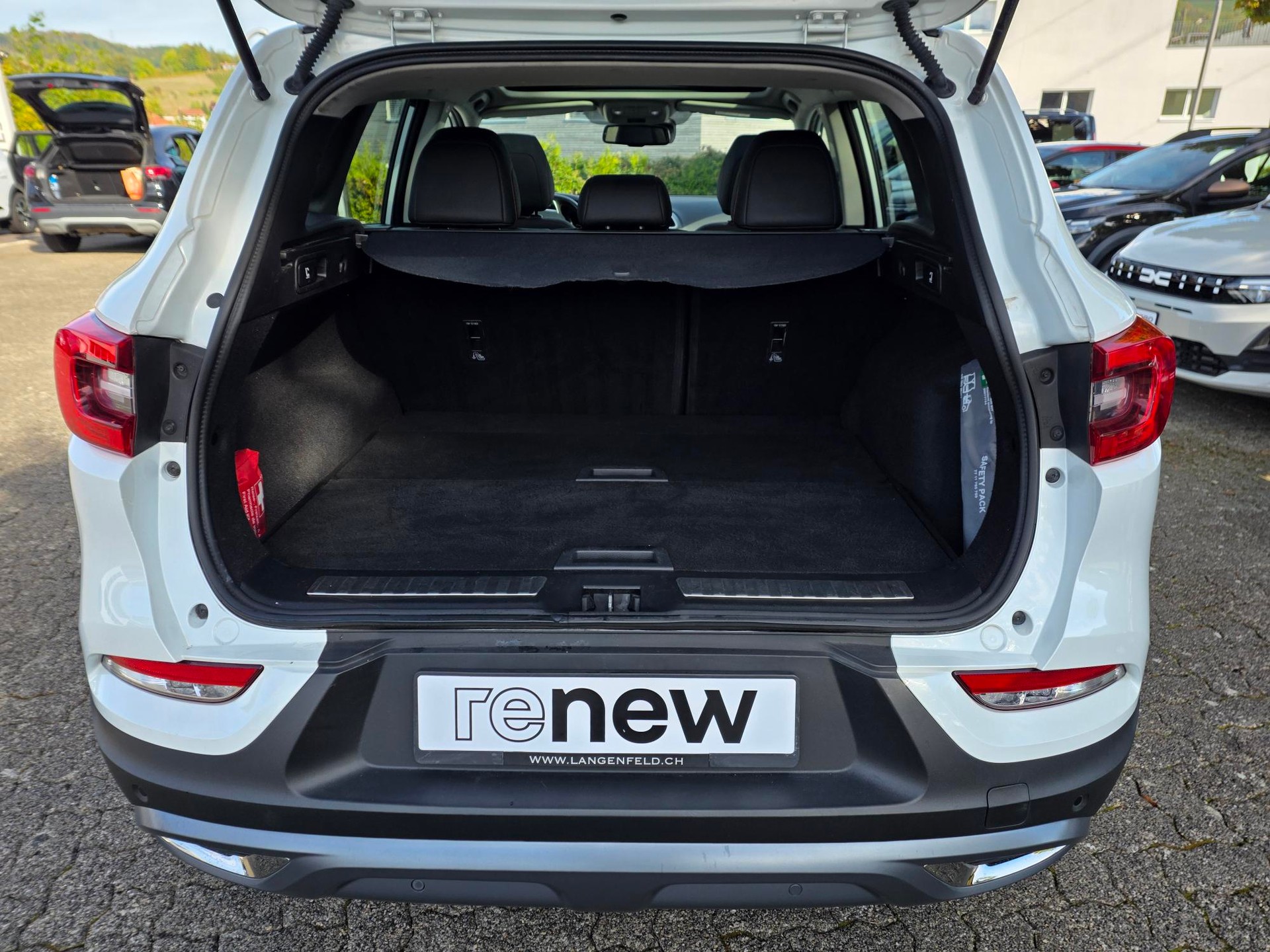 RENAULT Kadjar 1.3 TCe 160 Black Edition EDC-image-8