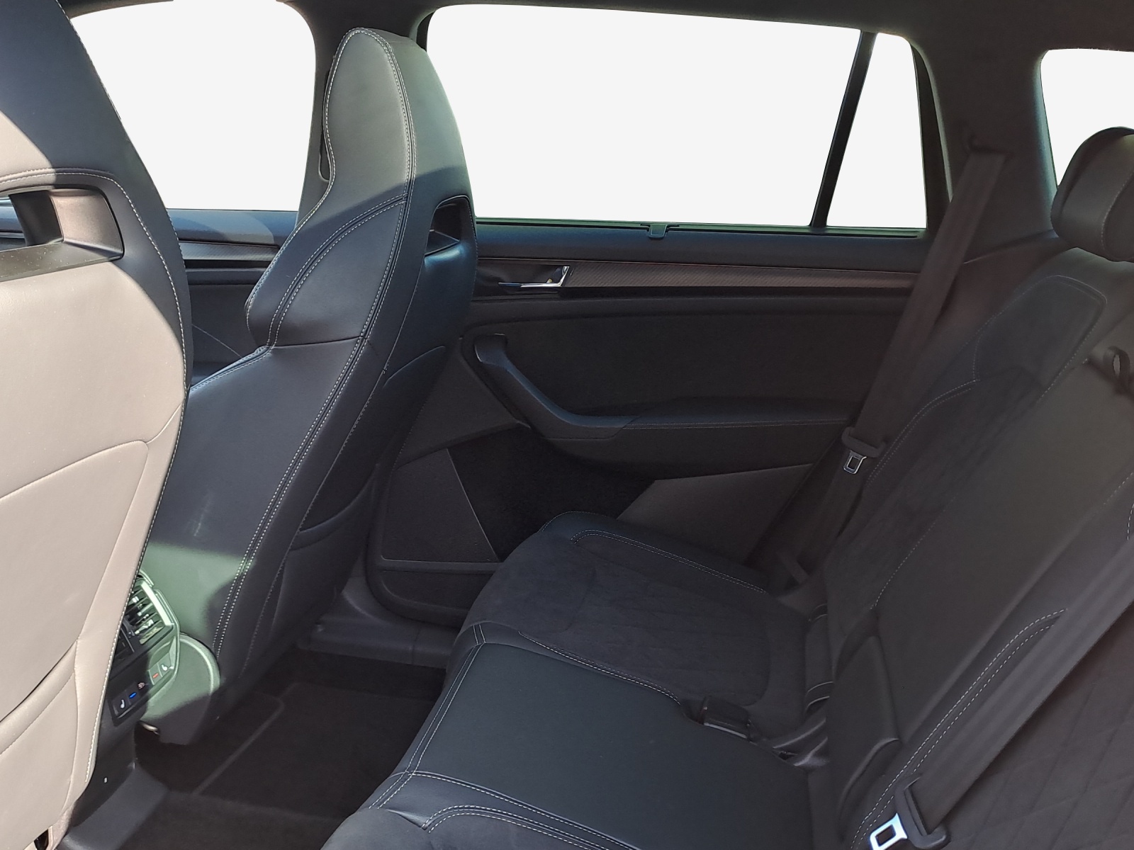 SKODA Kodiaq 2.0 TDI CR SportLine 4x4 DSG-image-11