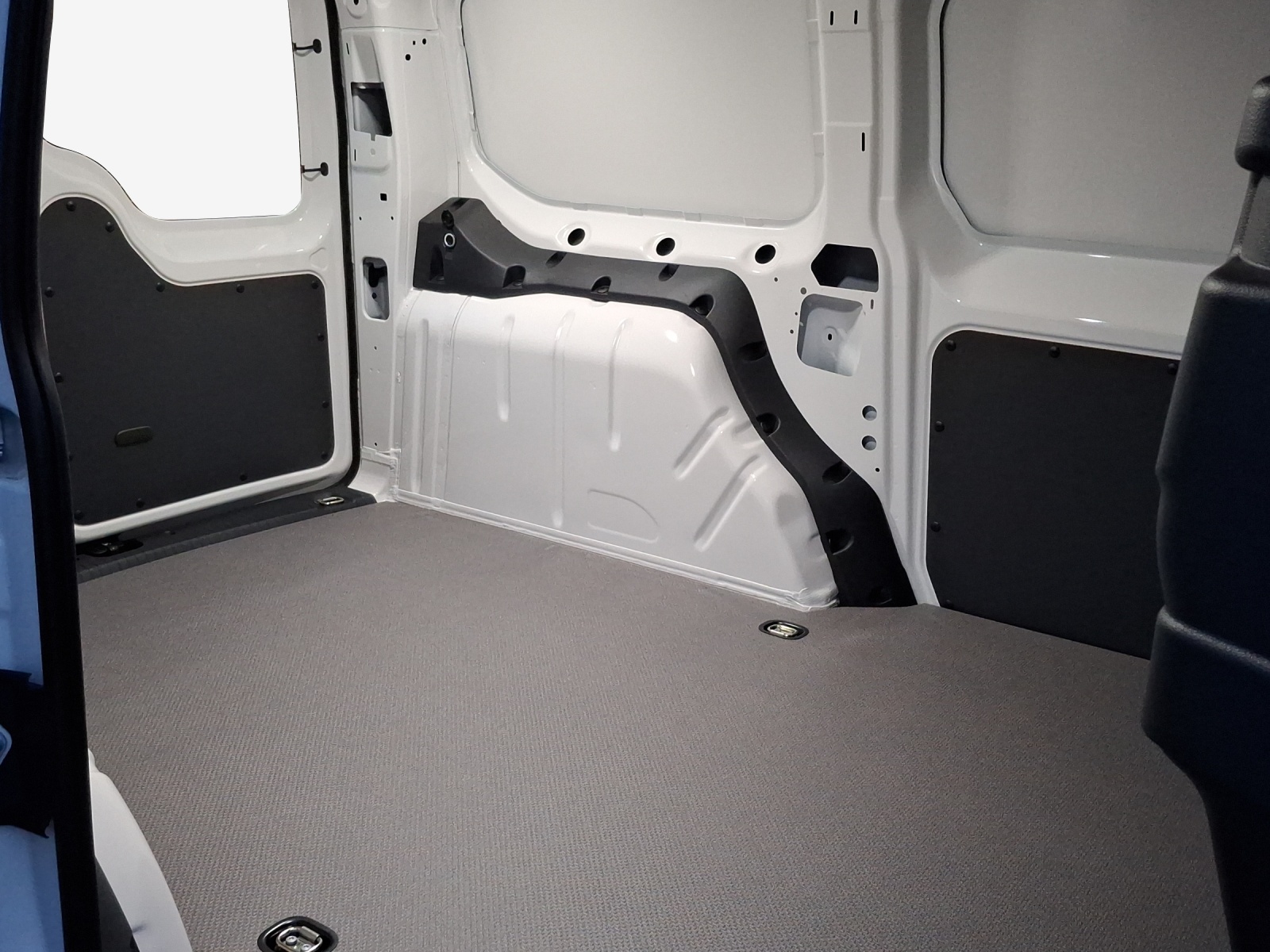 VW Caddy Cargo 1.5 TSI Plug in Hybrid DSG Maxi Entry-image-11