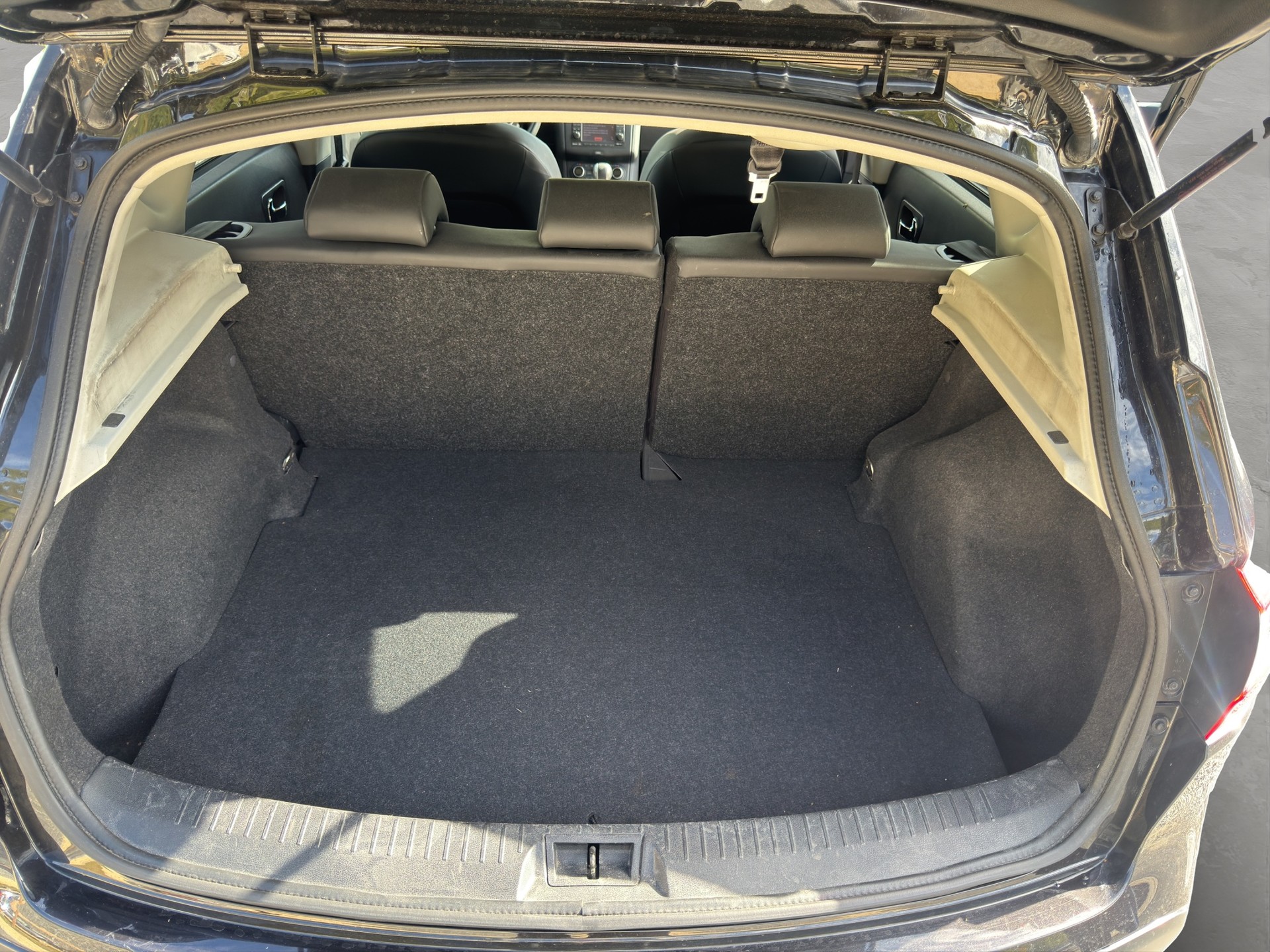 NISSAN Qashqai 2.0 dCi 4WD 360 Automatic-image-14