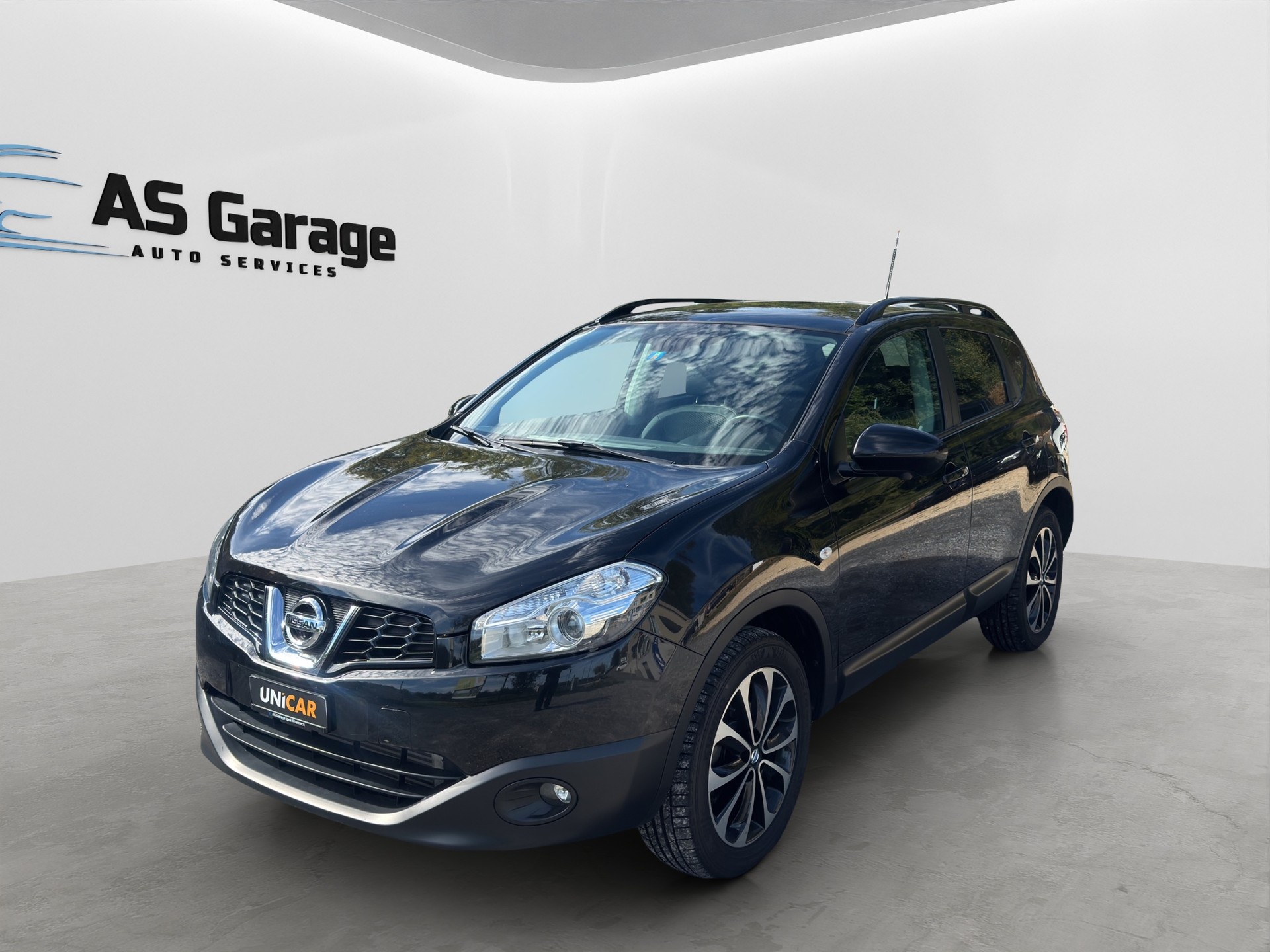 NISSAN Qashqai 2.0 dCi 4WD 360 Automatic-image-1