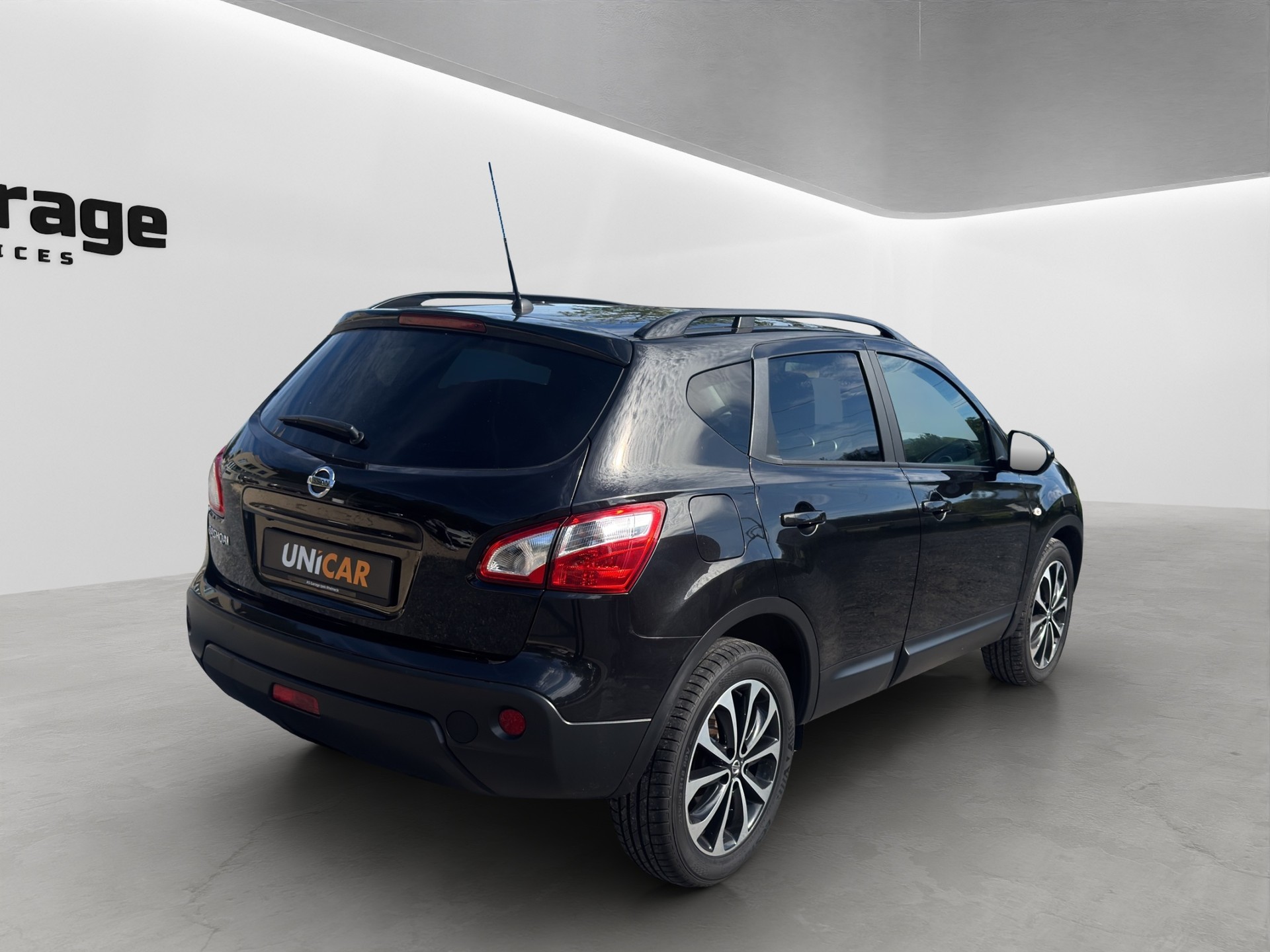 NISSAN Qashqai 2.0 dCi 4WD 360 Automatic-image-6