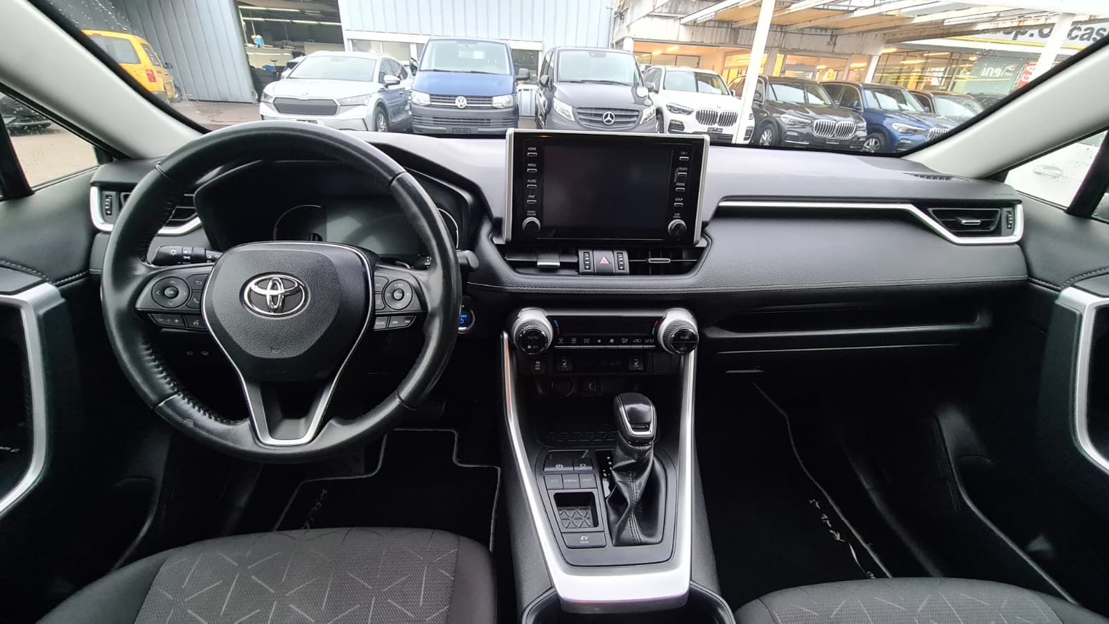 TOYOTA RAV-4 2.5 HSD Trend e-CVT 2WD ** Modell 2022 ** GR-Navi ** RF-Kamera ** Sitzheizung ** Tempomat ** Frisch Ab MFK & Service **-image-15