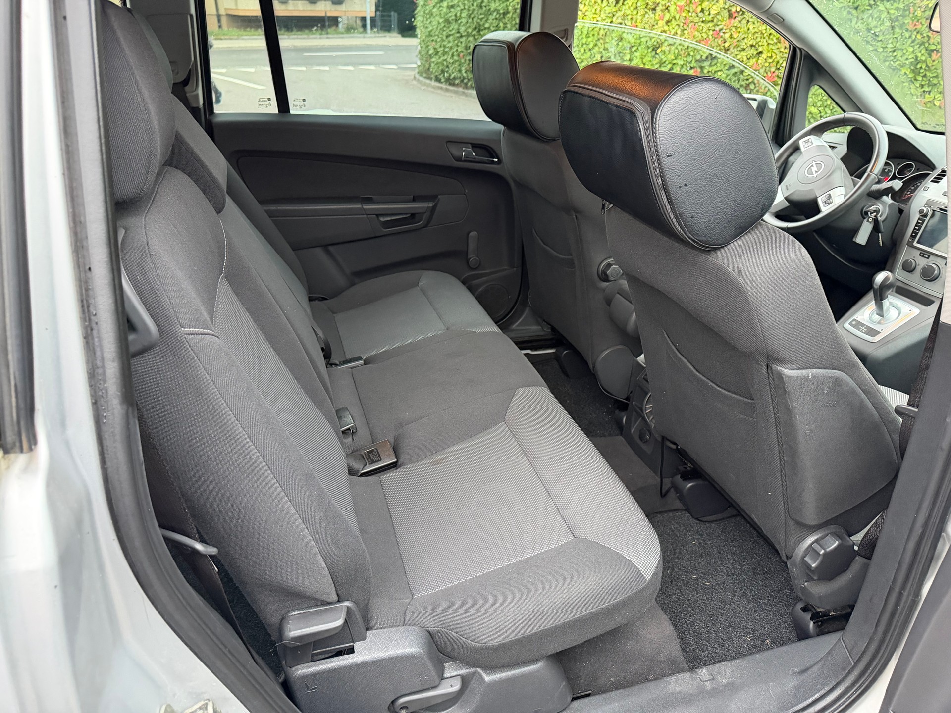 OPEL Zafira 1.8i 16V Cosmo Easytronic-frisch ab Mfk-image-8