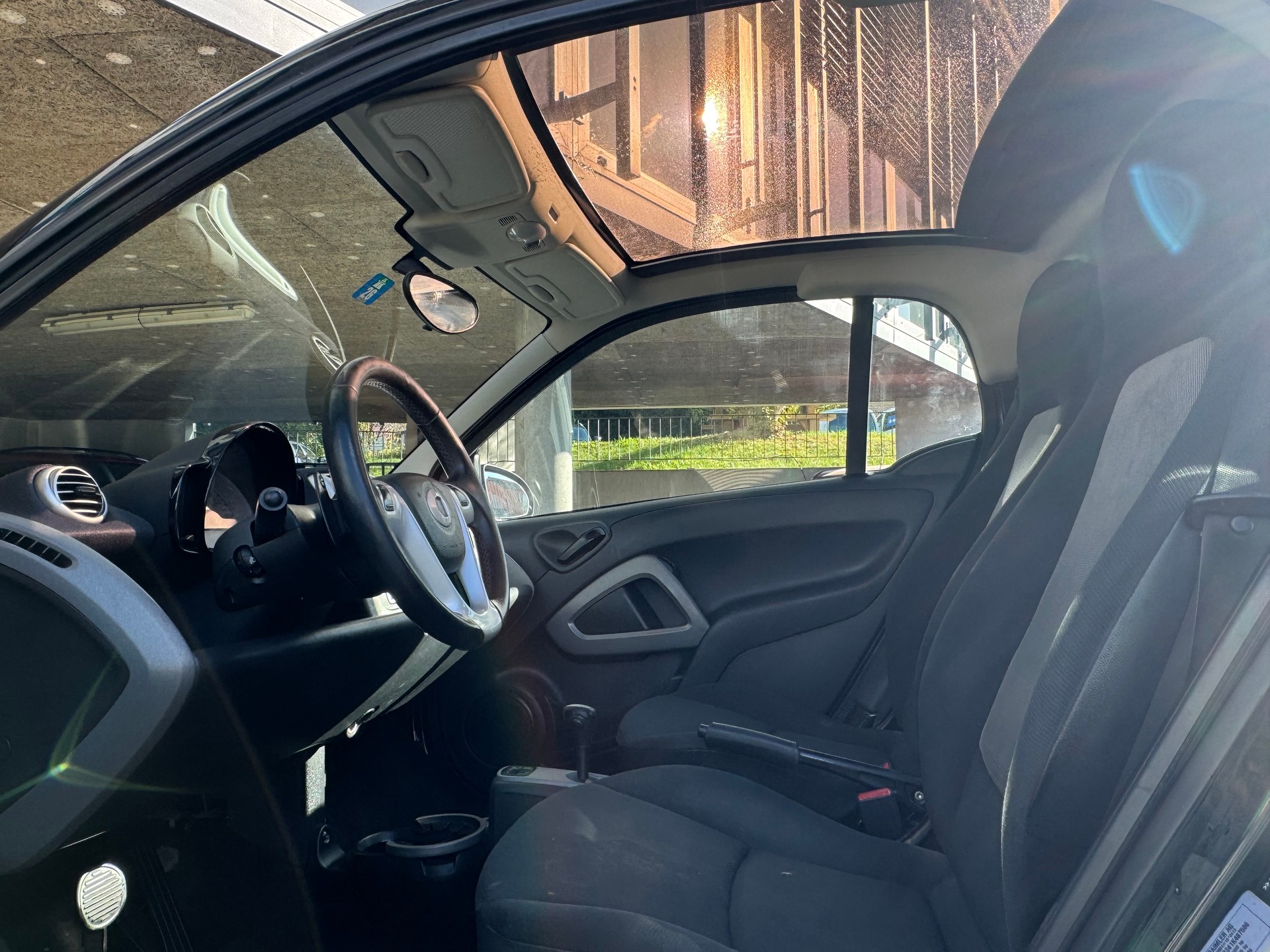 SMART fortwo black & white limited mhd softouch-image-4