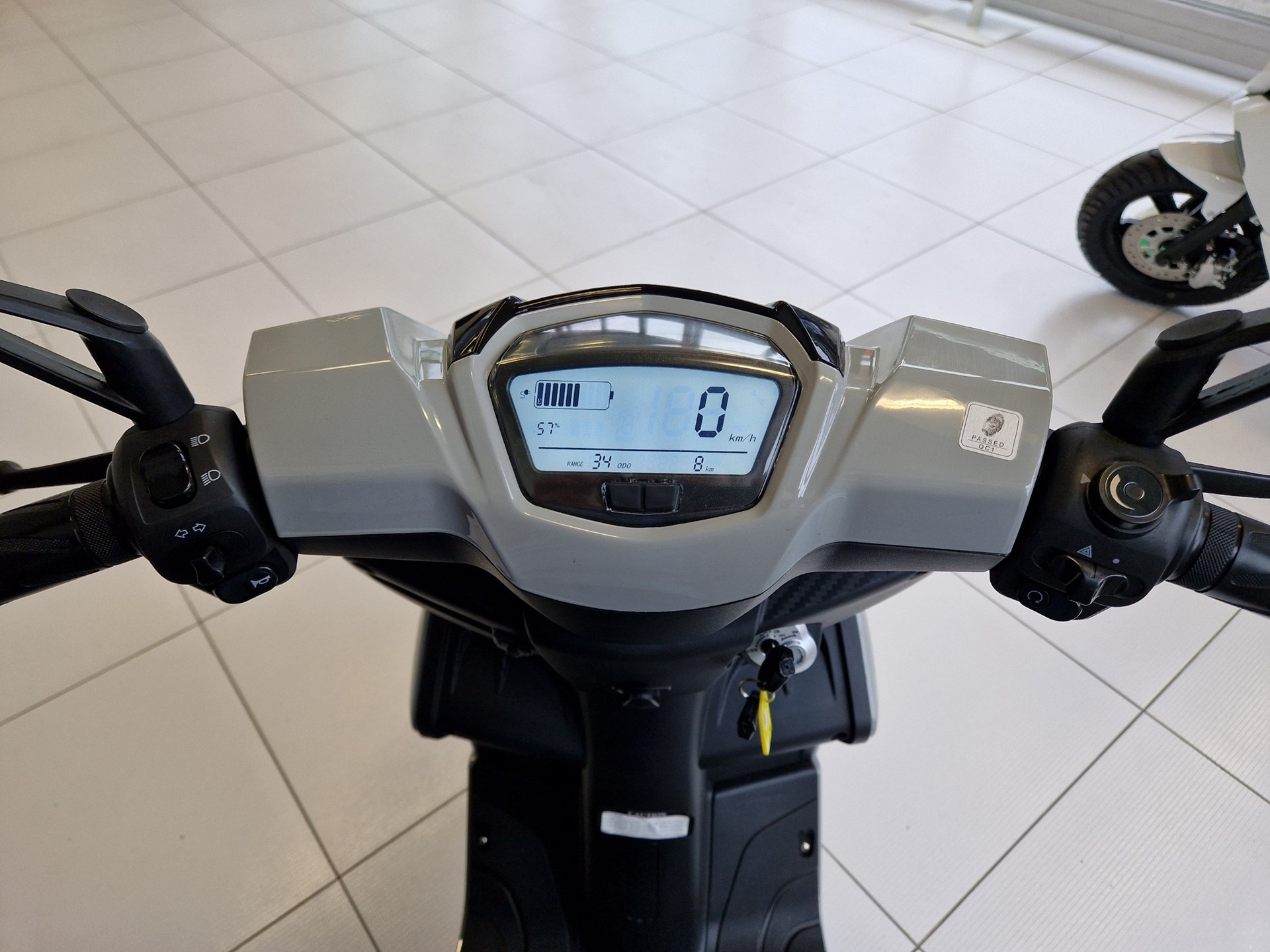 UGBEST UGB-R3 - Elektroroller - 45km/h-image-3
