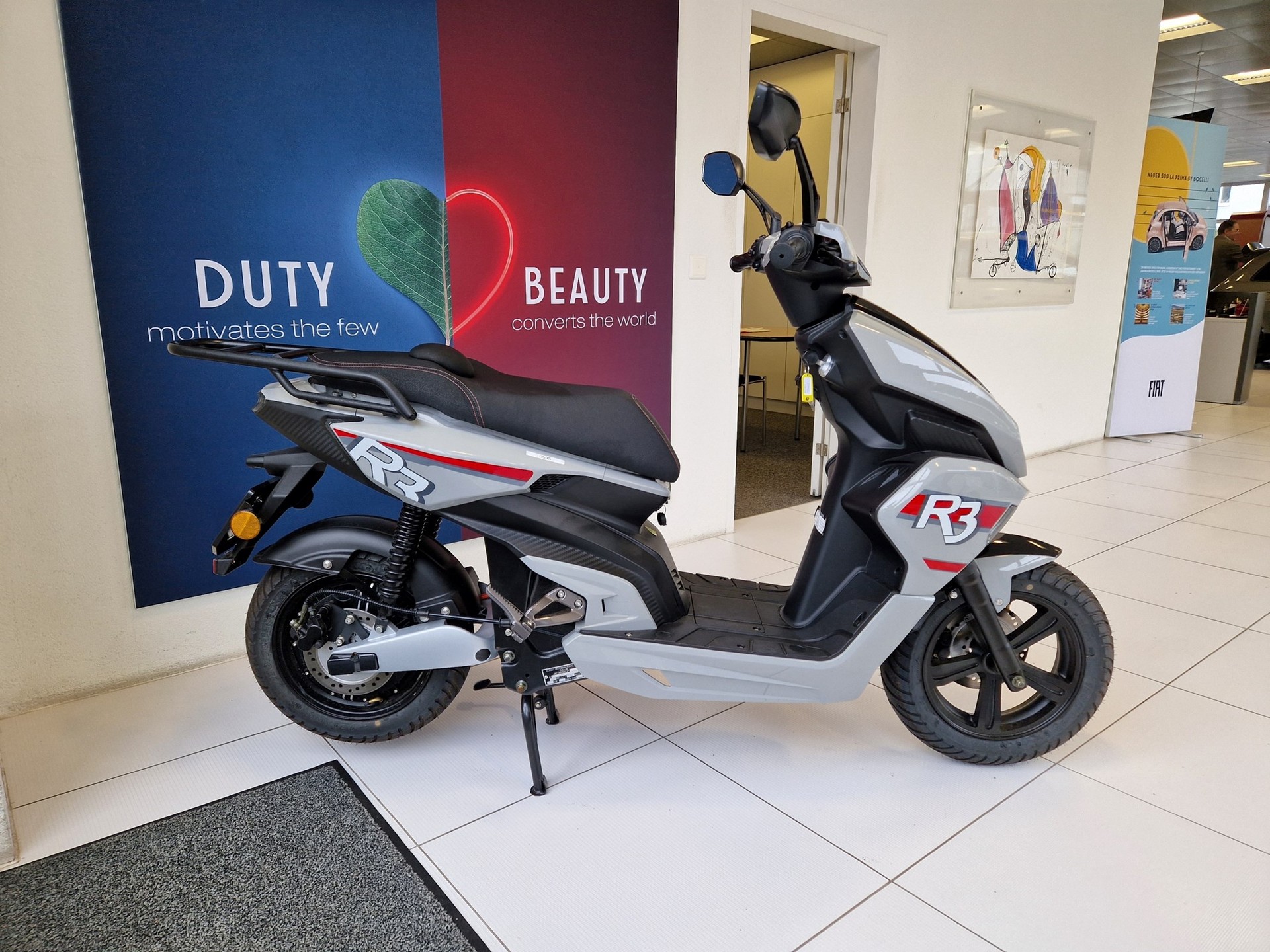 UGBEST UGB-R3 - Elektroroller - 45km/h-image-0