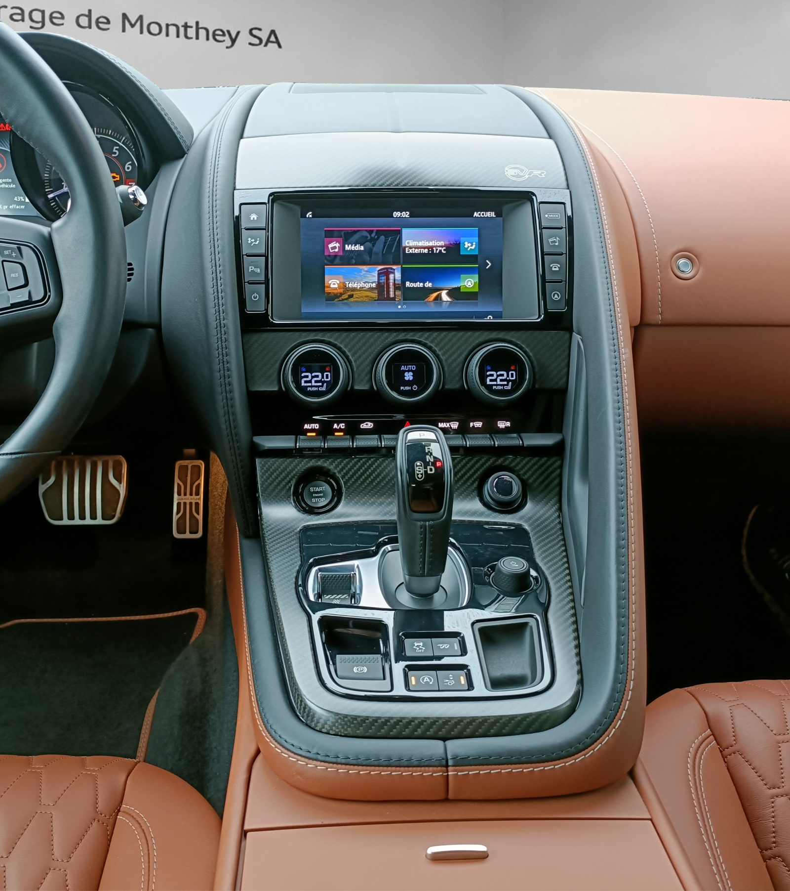 JAGUAR F-Type Coupé R 5.0 V8 SVR AWD-image-8
