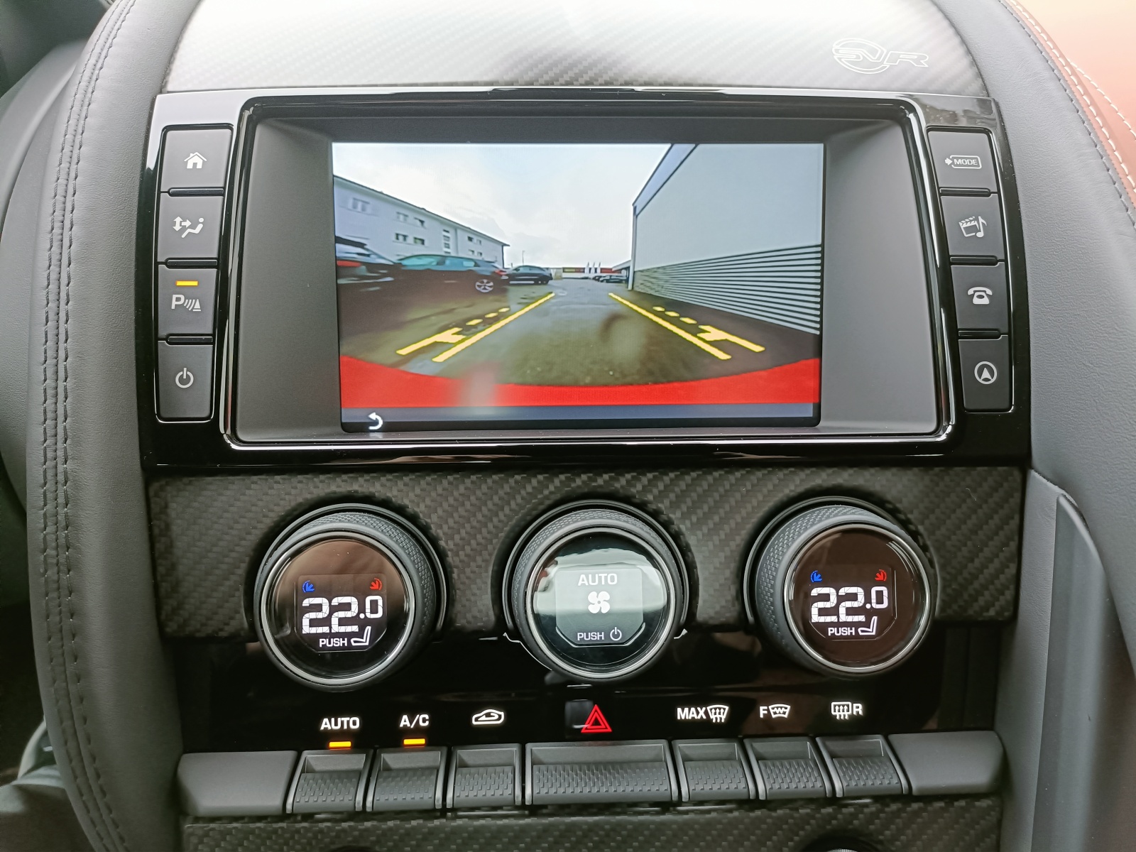 JAGUAR F-Type Coupé R 5.0 V8 SVR AWD-image-9