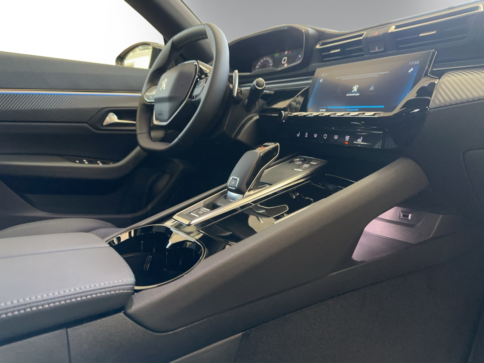 PEUGEOT 508 1.2 PureTech Allure Pack EAT8-image-14