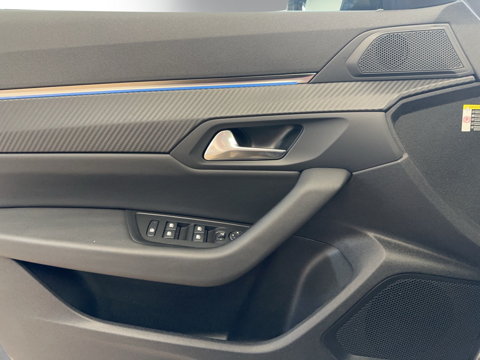 PEUGEOT 508 1.2 PureTech Allure Pack EAT8-image-8