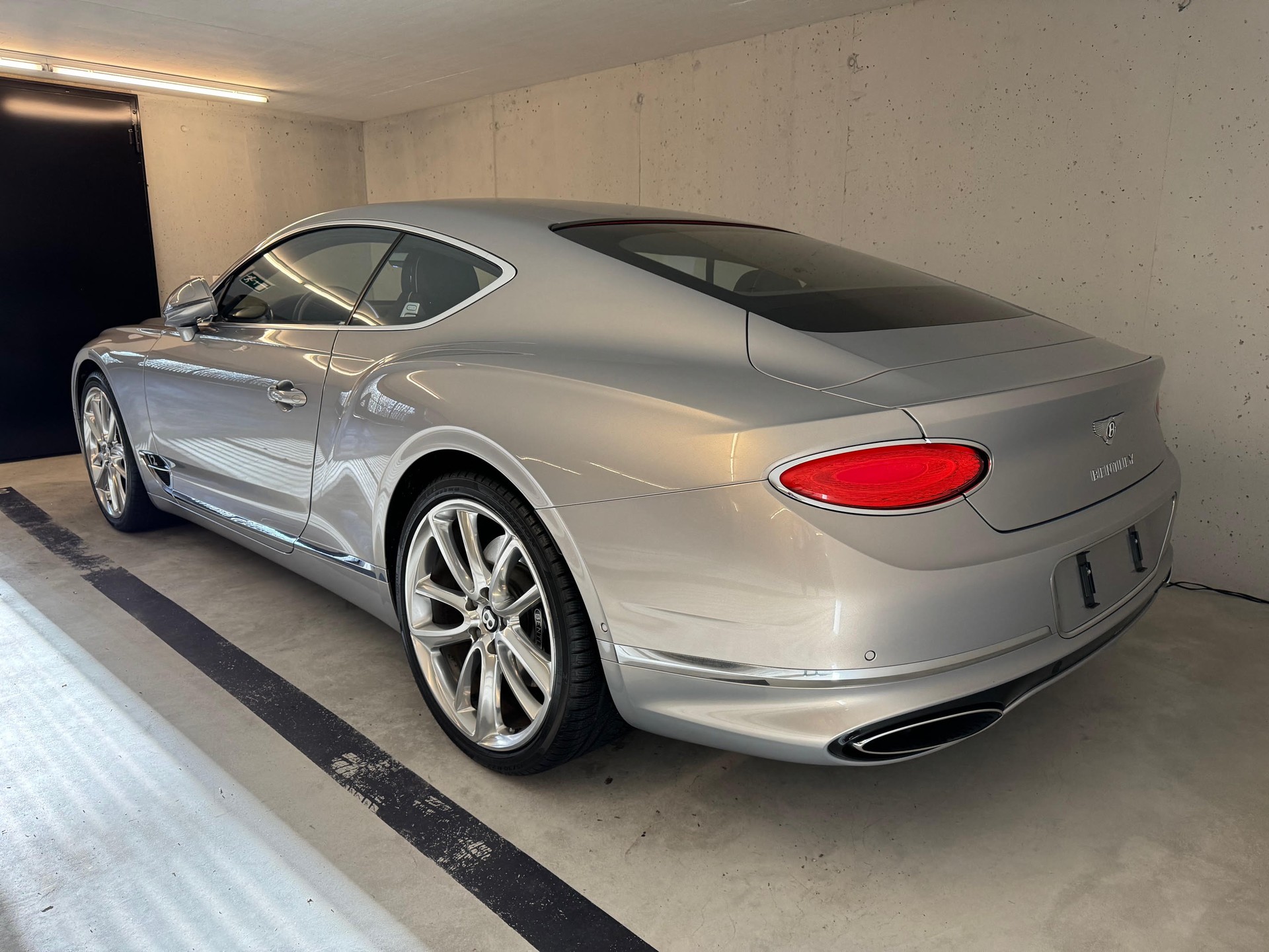 BENTLEY Continental GT 6.0 W12-image-2