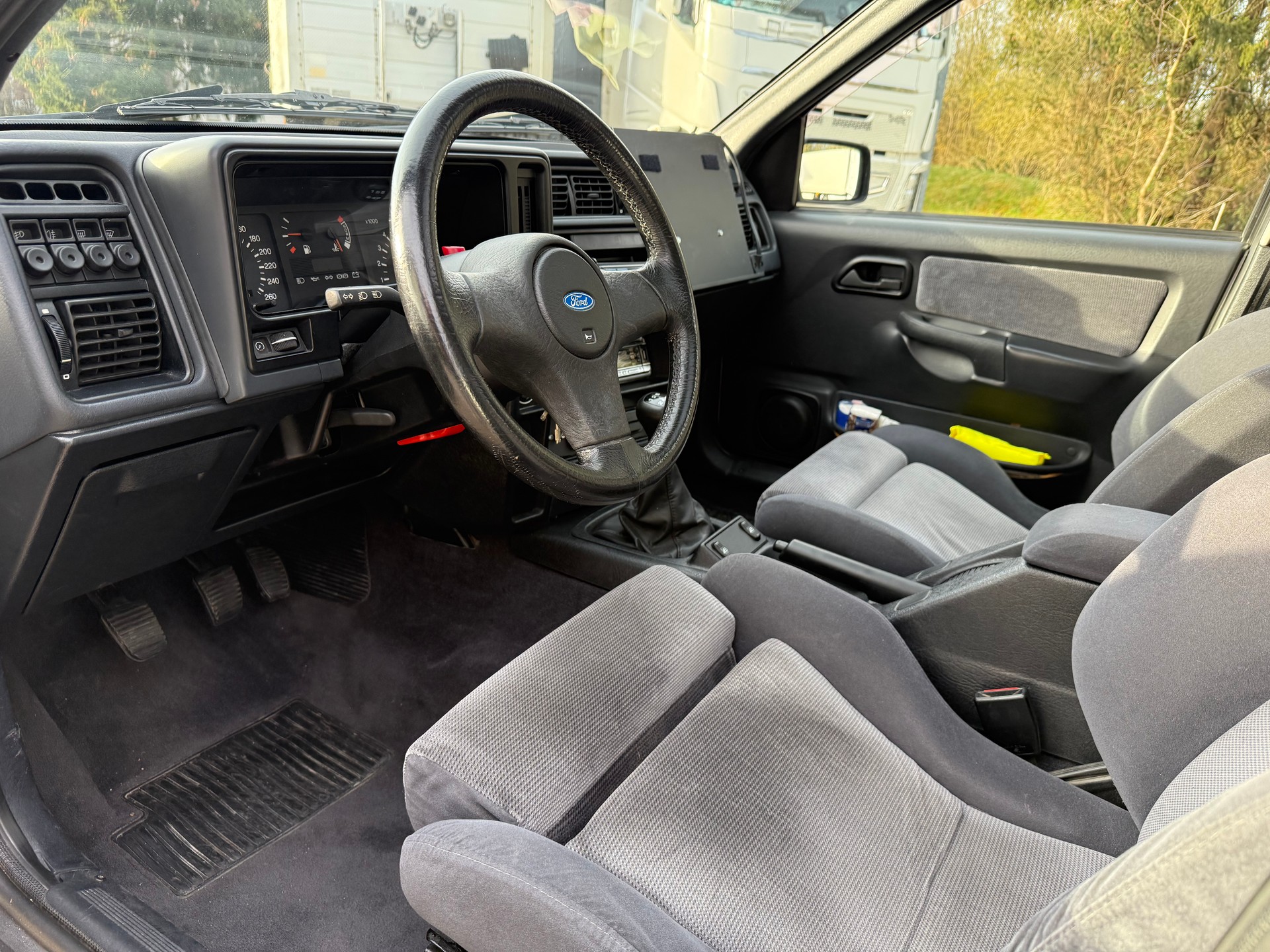 FORD Sierra 2.0i Cosworth 4x4-image-6