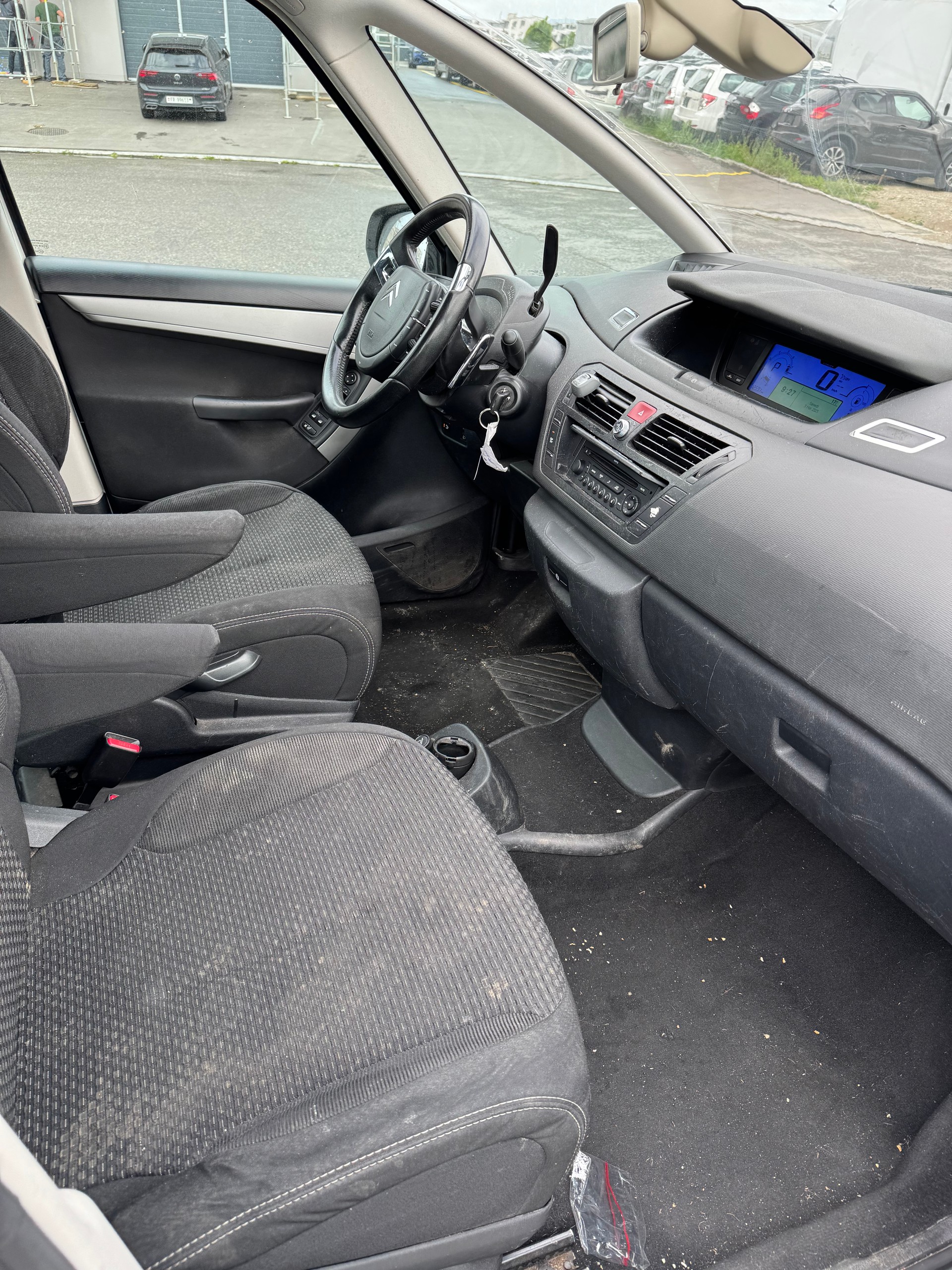 CITROEN C4 Grand Picasso 2.0i 16V Exclusive-image-4