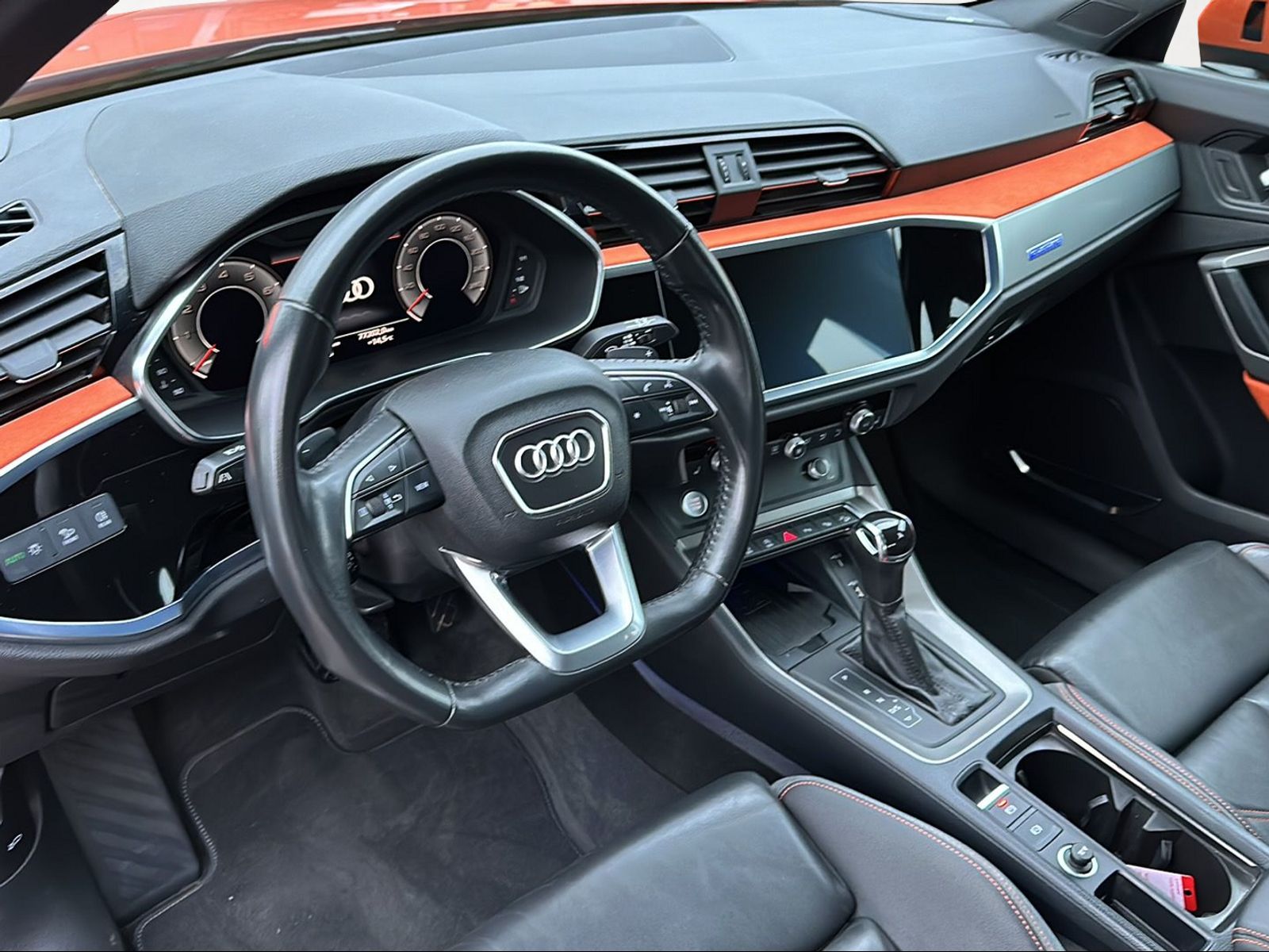 AUDI Q3 45 TFSI S line quattro S-tronic-image-6