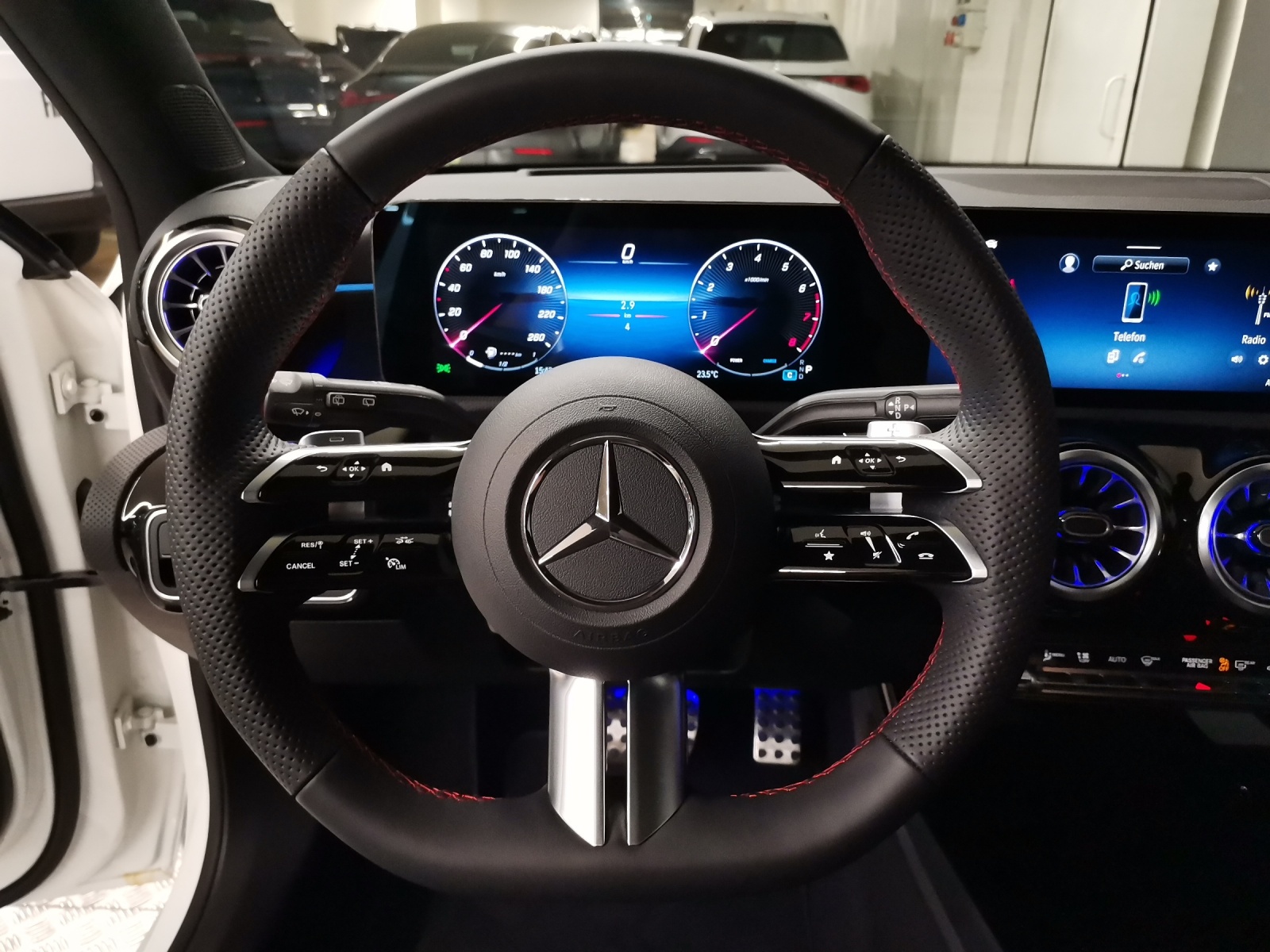 MERCEDES-BENZ A 250 AMG Line 4Matic-image-12